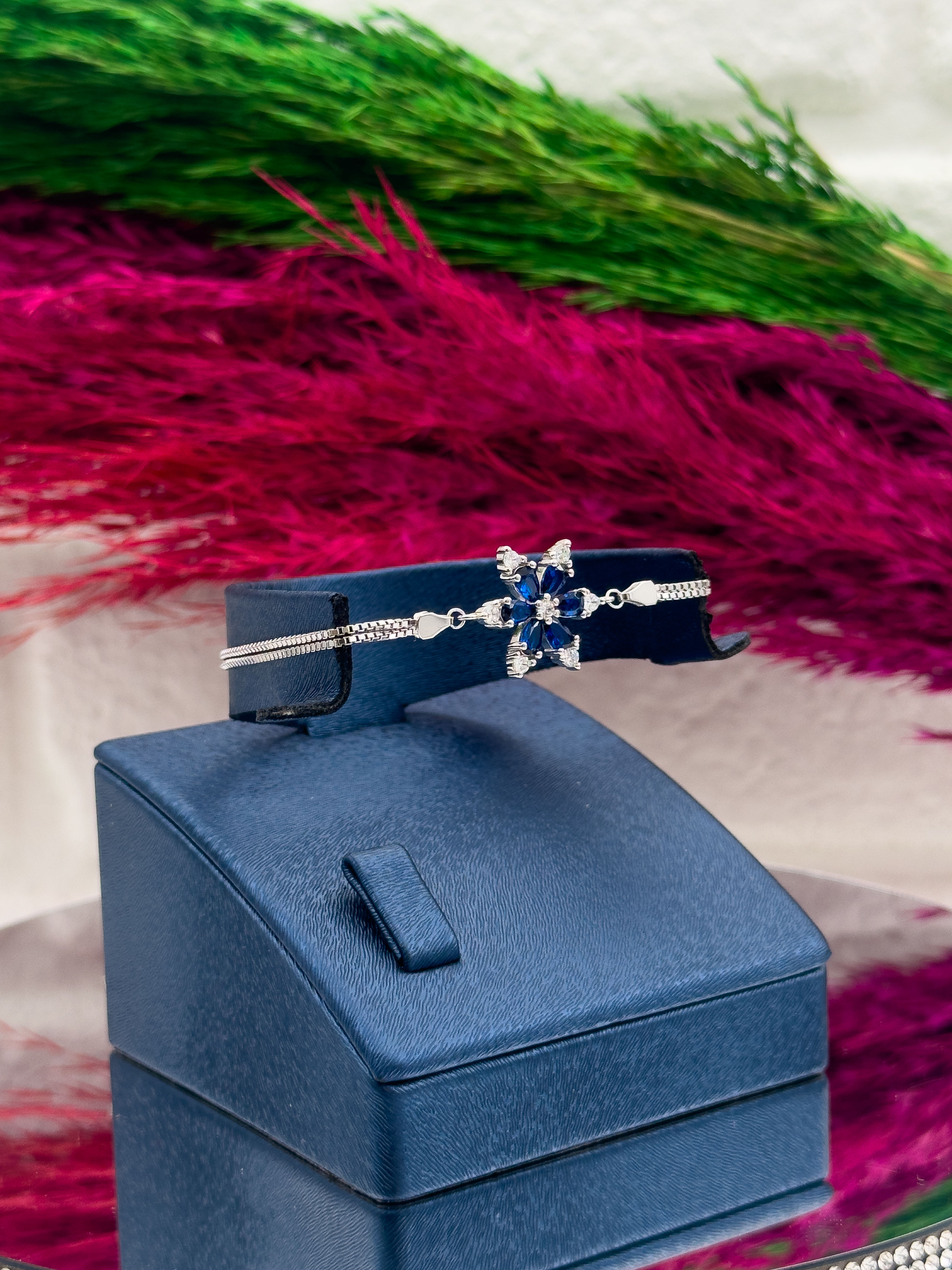 925 Ayar Gümüş Safir Taşlı Lotus Desenli Popüler Kadın Bileklik