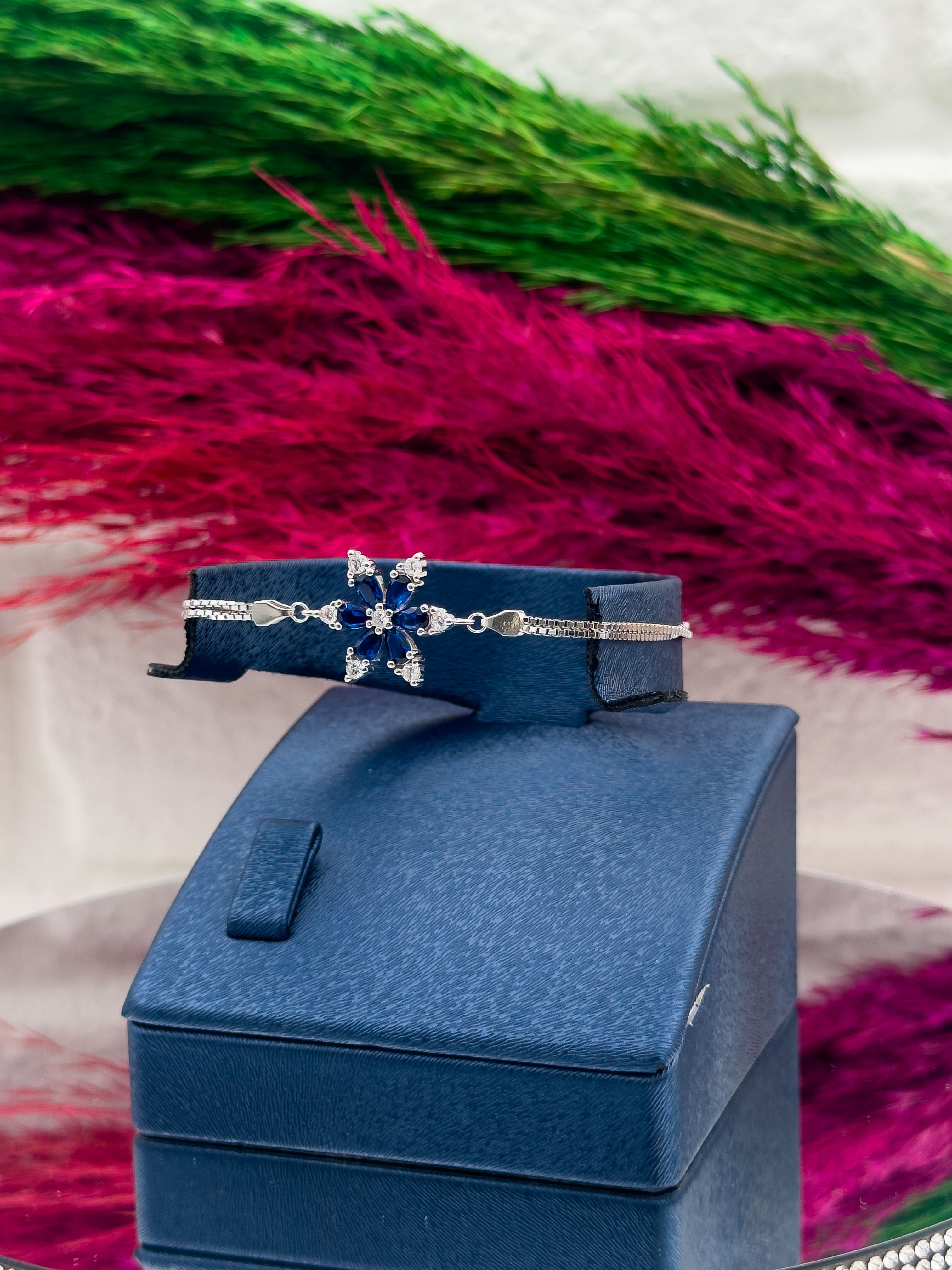 925 Ayar Gümüş Safir Taşlı Lotus Desenli Popüler Kadın Bileklik