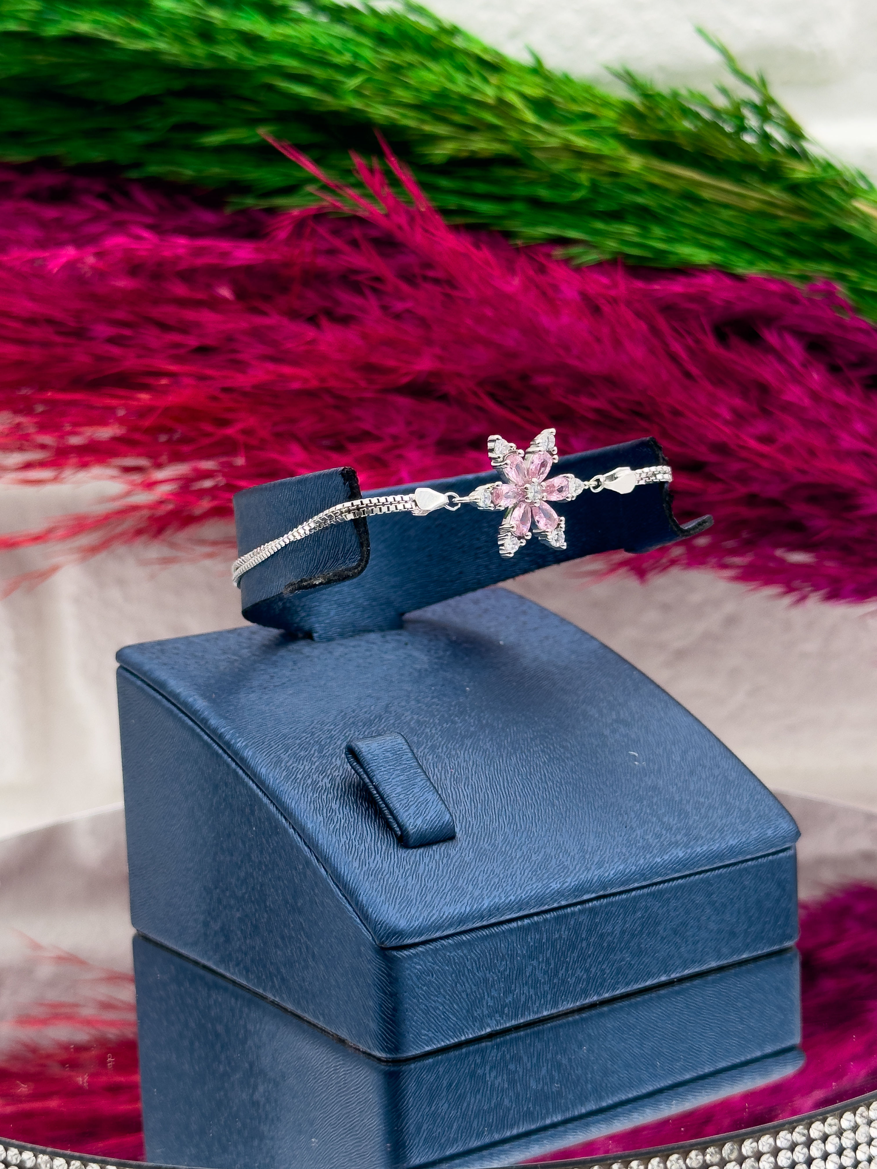 925 Ayar Gümüş Pembe Kuvars Taşlı Lotus Modeli Zarif Kadın Bileklik