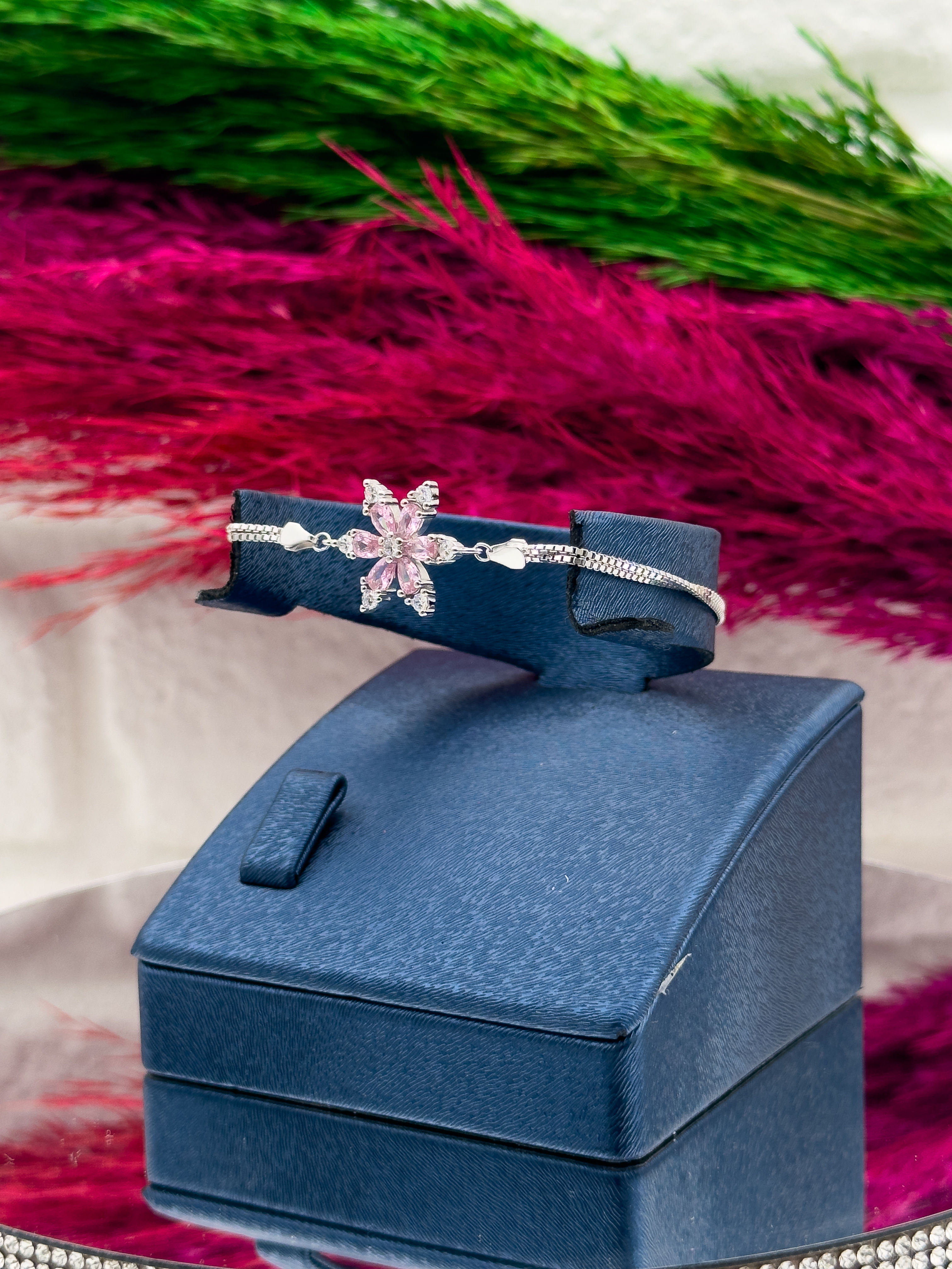 925 Ayar Gümüş Pembe Kuvars Taşlı Lotus Modeli Zarif Kadın Bileklik