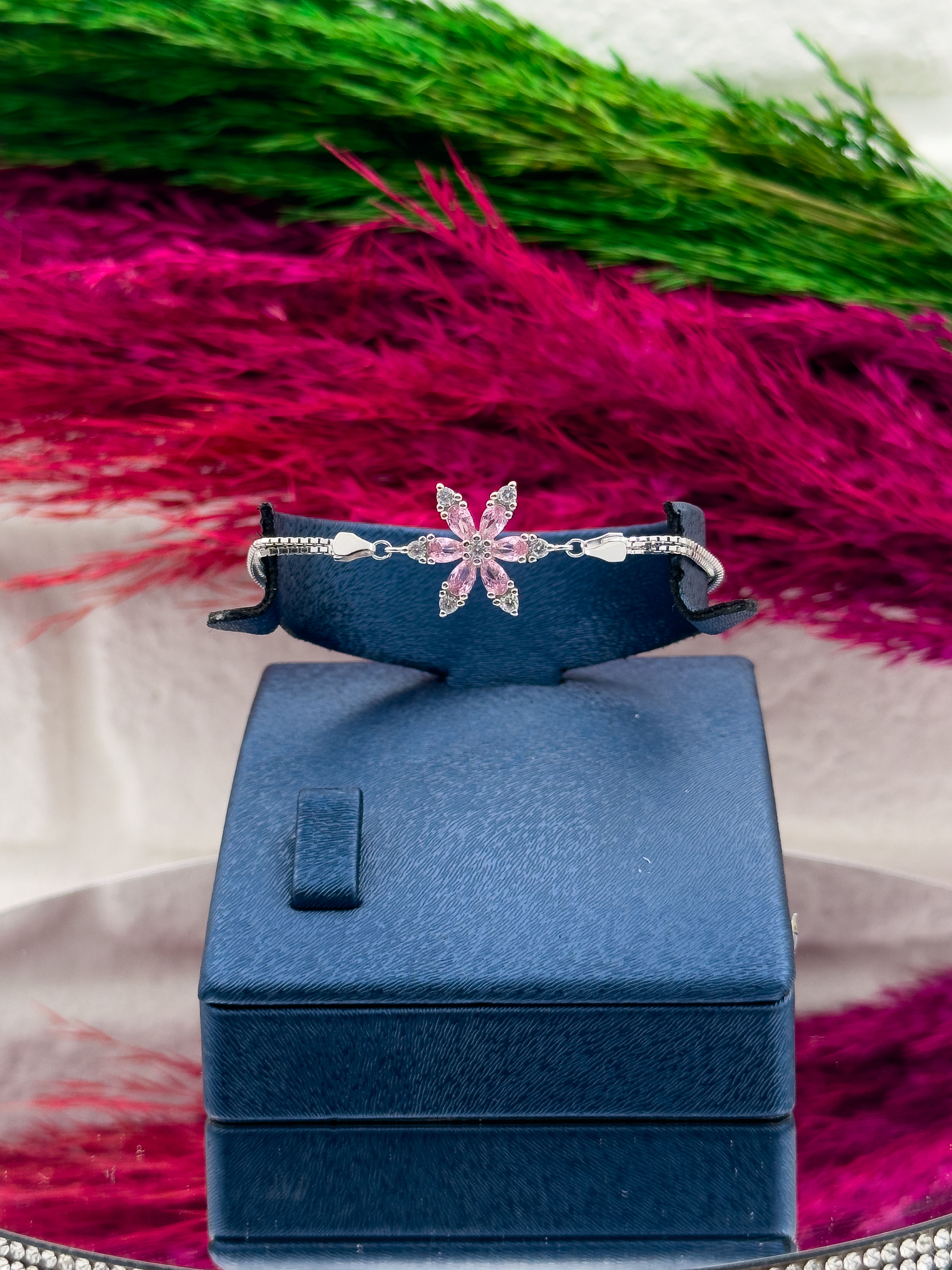 925 Ayar Gümüş Pembe Kuvars Taşlı Lotus Modeli Zarif Kadın Bileklik