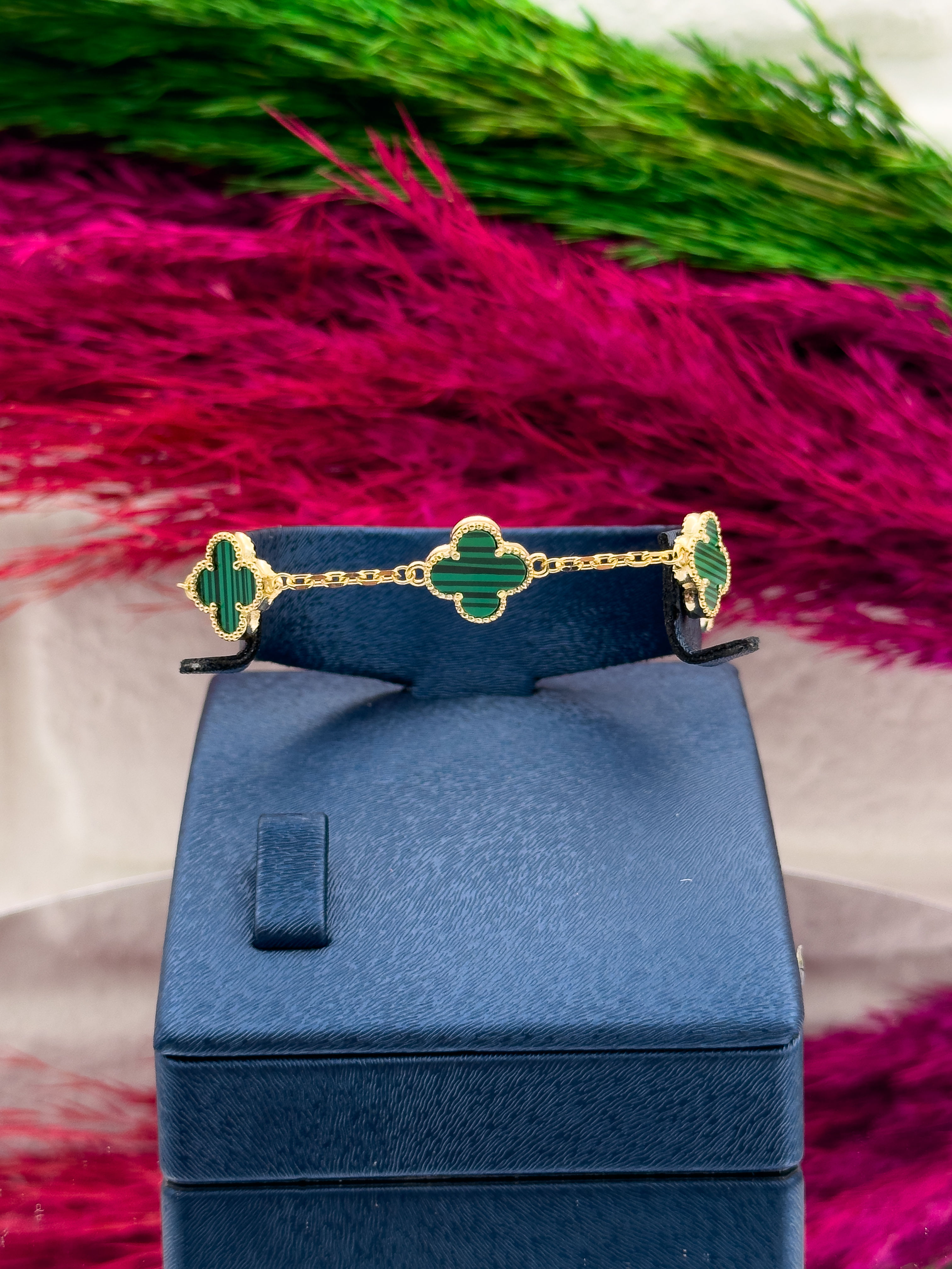 925 Ayar Gümüş Gold Renk Malakit Taşlı Yonca Modeli Zarif Kadın Bileklik