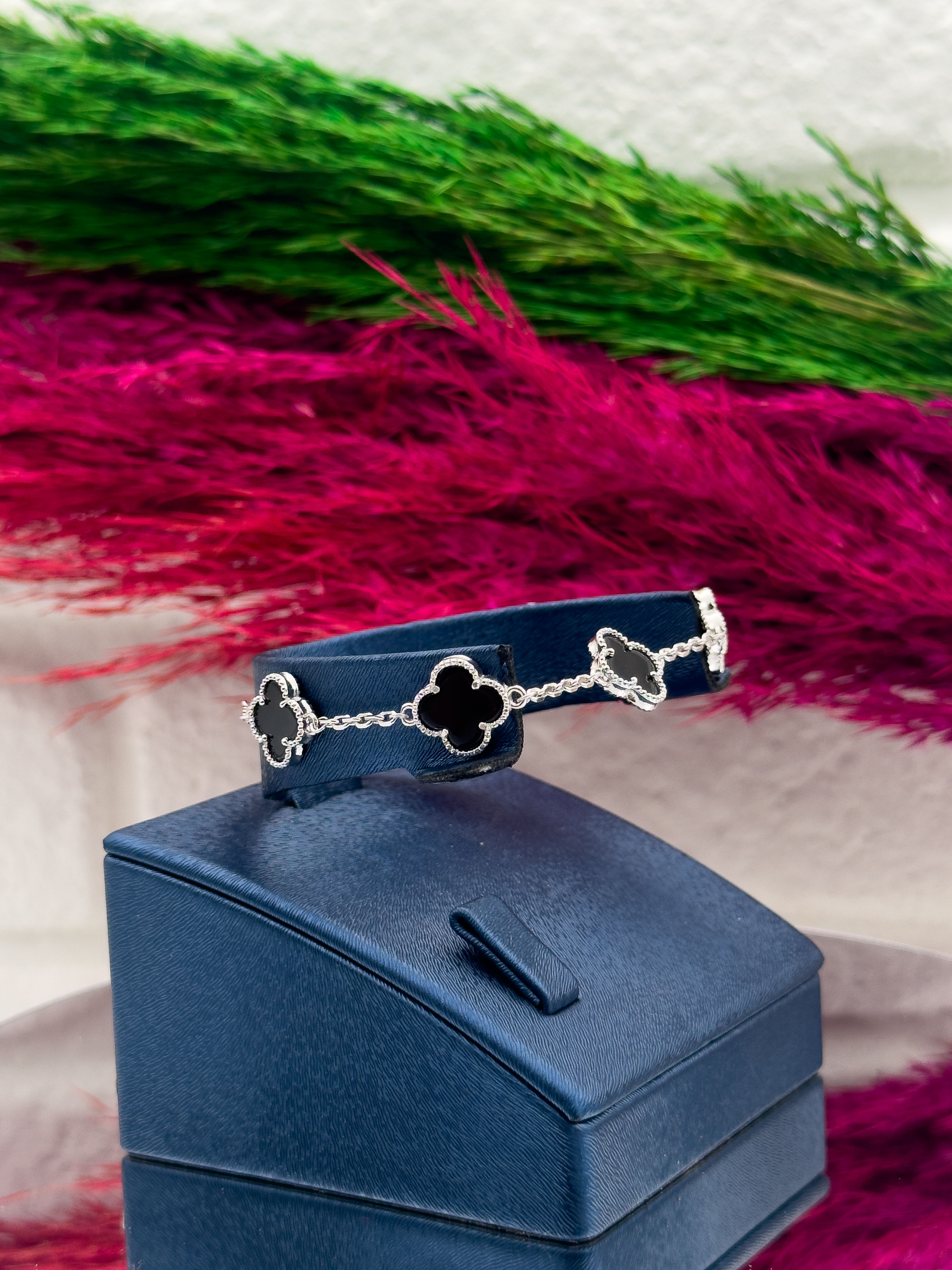 925 Ayar Gümüş Küçük Boy 5’li Onix Taşlı Yonca Desenli Popüler Kadın Bileklik