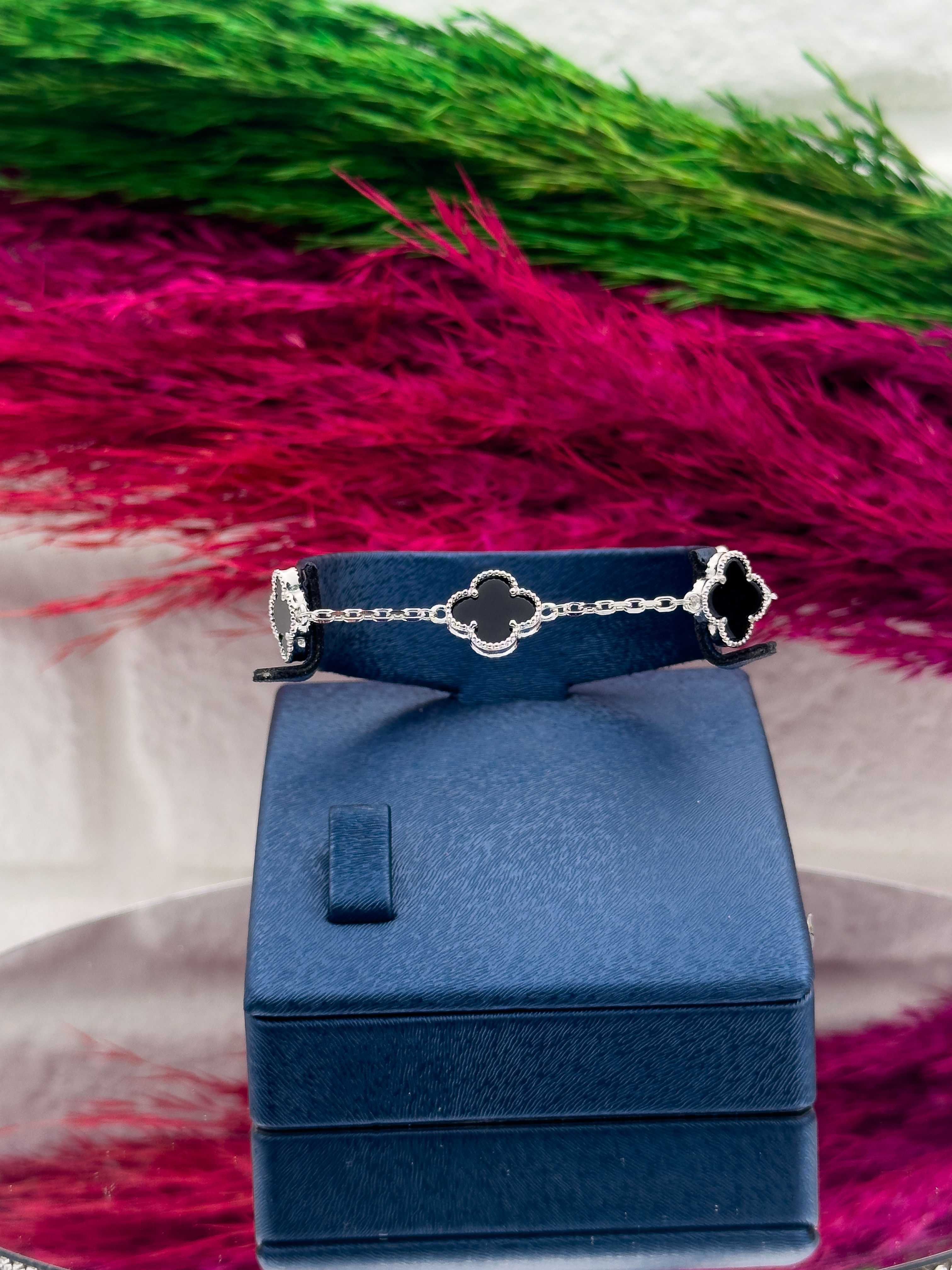 925 Ayar Gümüş Küçük Boy 5’li Onix Taşlı Yonca Desenli Popüler Kadın Bileklik