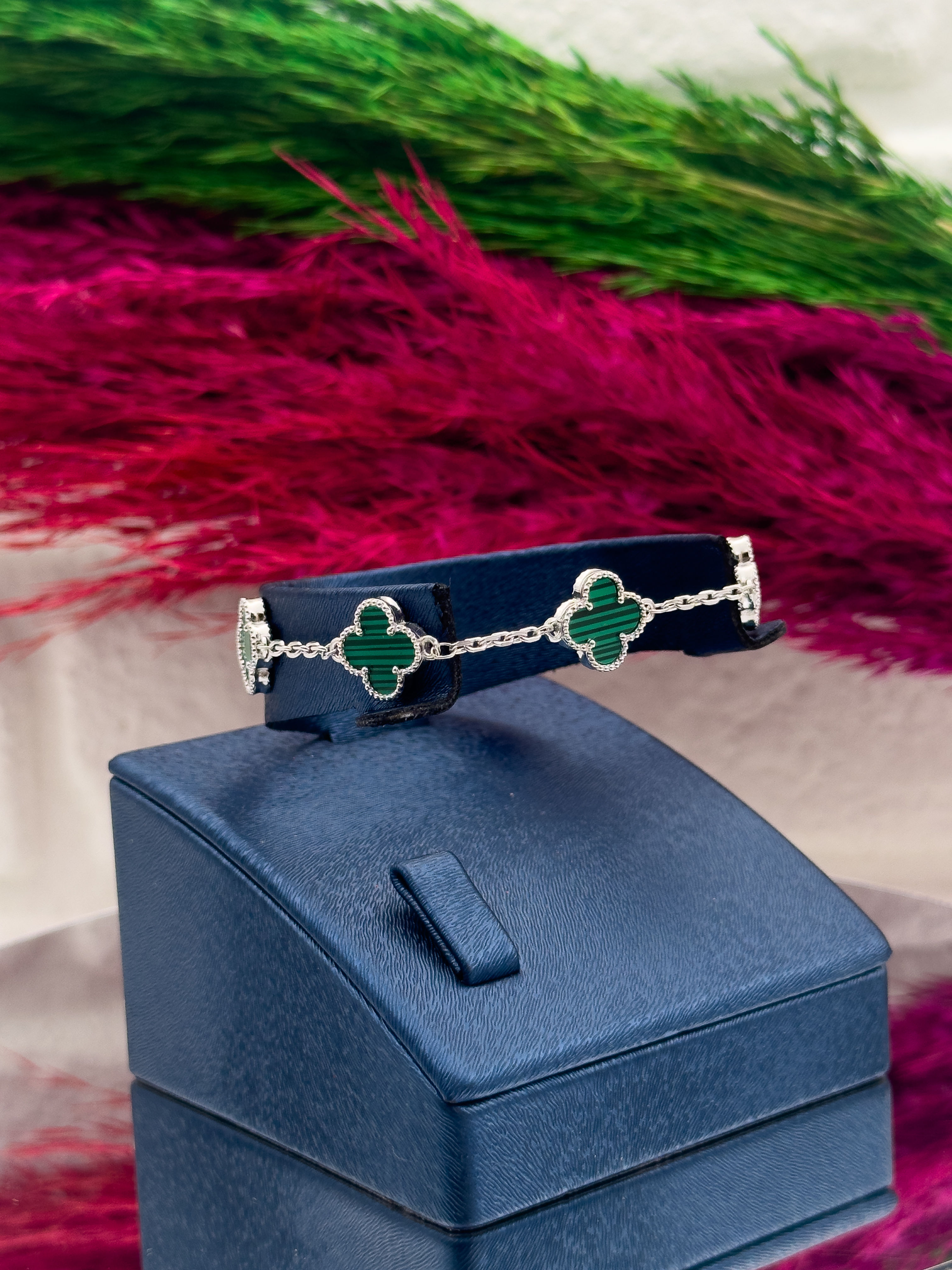 925 Ayar Gümüş 5’li Malakit Taşlı Yonca Modeli Zarif Kadın Bileklik