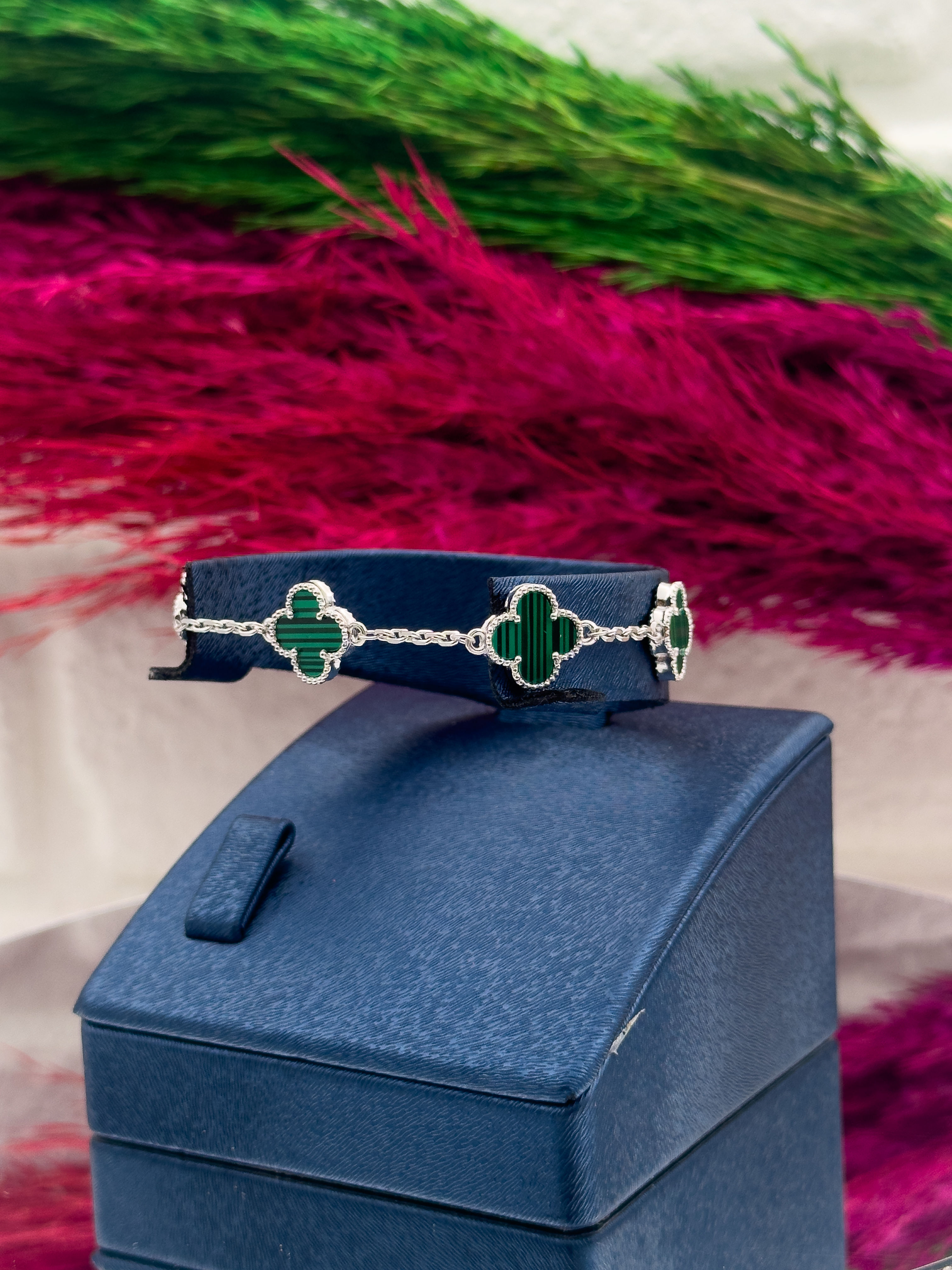 925 Ayar Gümüş 5’li Malakit Taşlı Yonca Modeli Zarif Kadın Bileklik