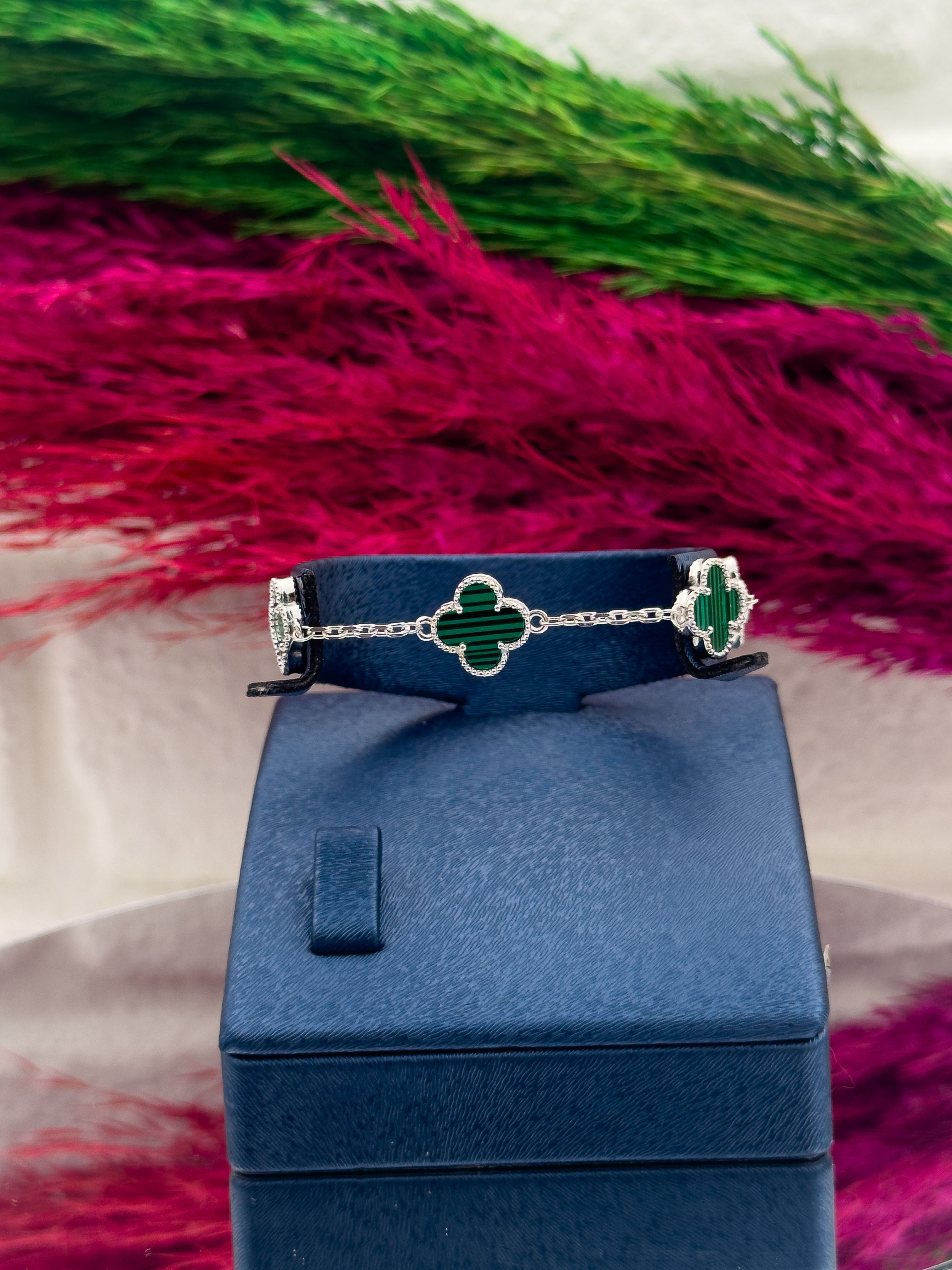 925 Ayar Gümüş 5’li Malakit Taşlı Yonca Modeli Zarif Kadın Bileklik