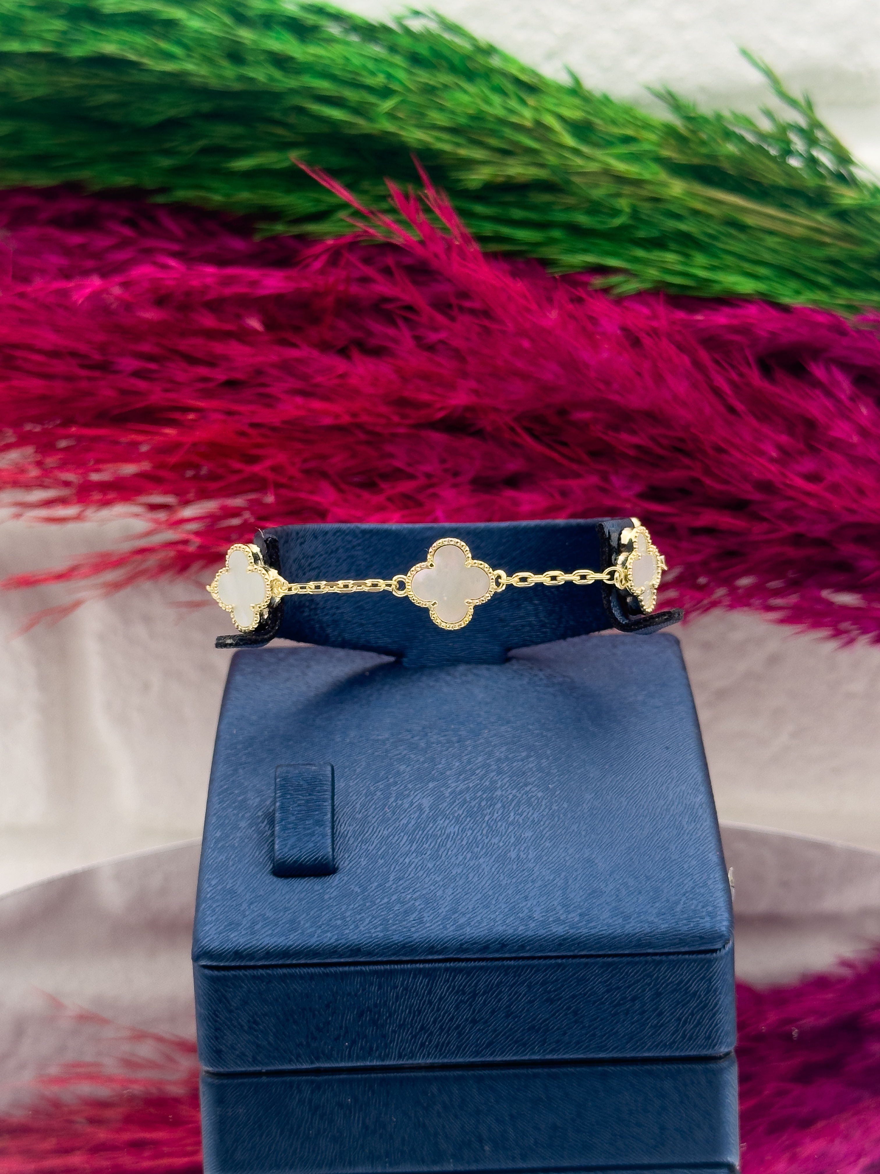 925 Ayar Gümüş 5’li Sedef Taşlı Yonca Modeli Zarif Trend Kadın Bileklik