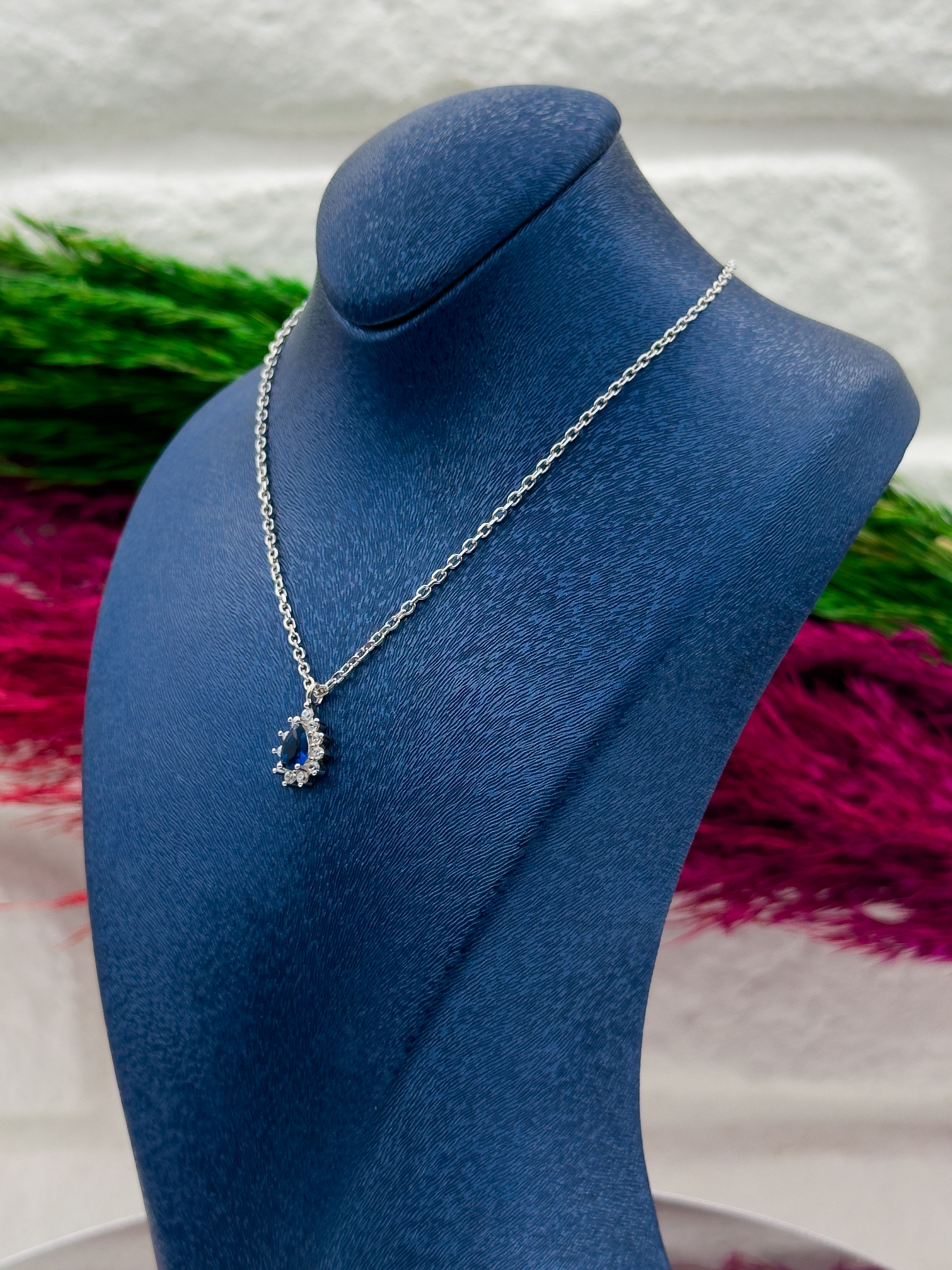 925 Ayar Gümüş Damla Safir Taşlı Lüks Kadın Kolye