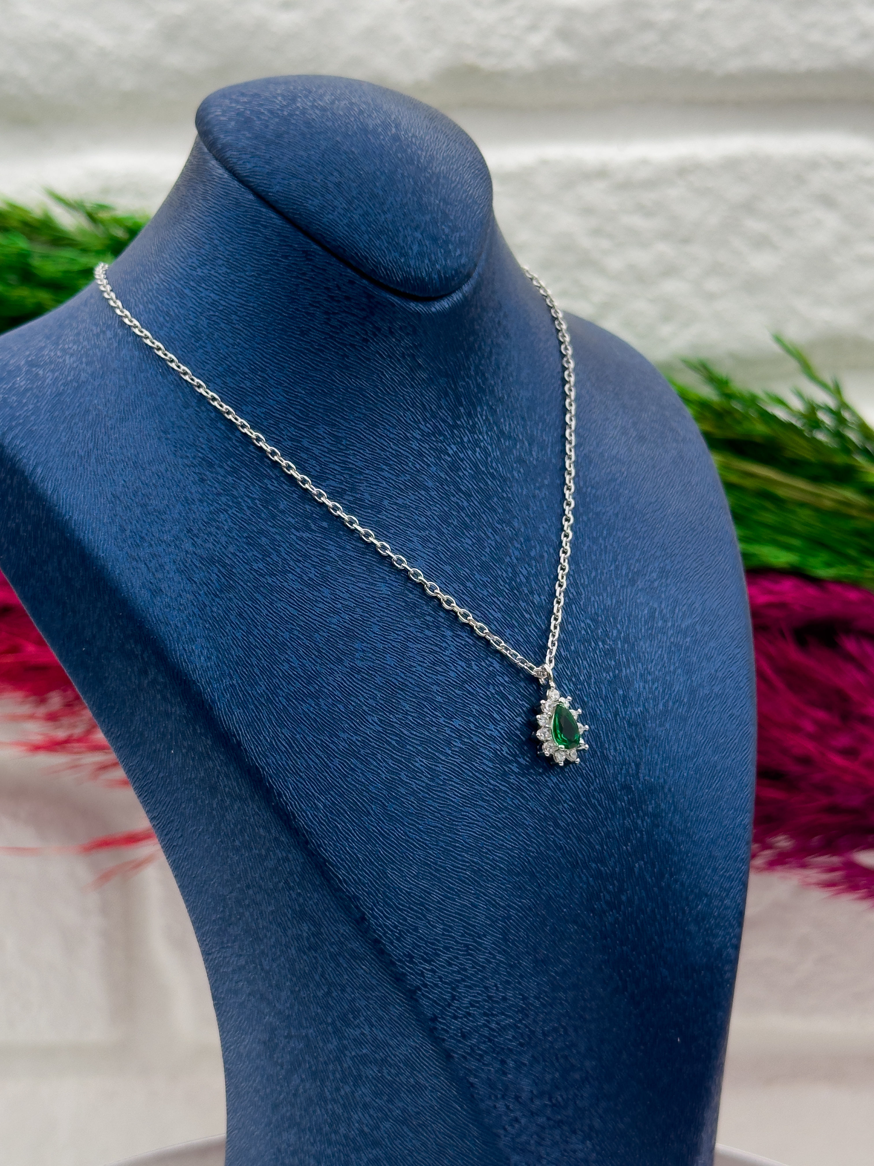 925 Ayar Gümüş Damla Zümrüt Taşlı Popüler Kadın Kolye