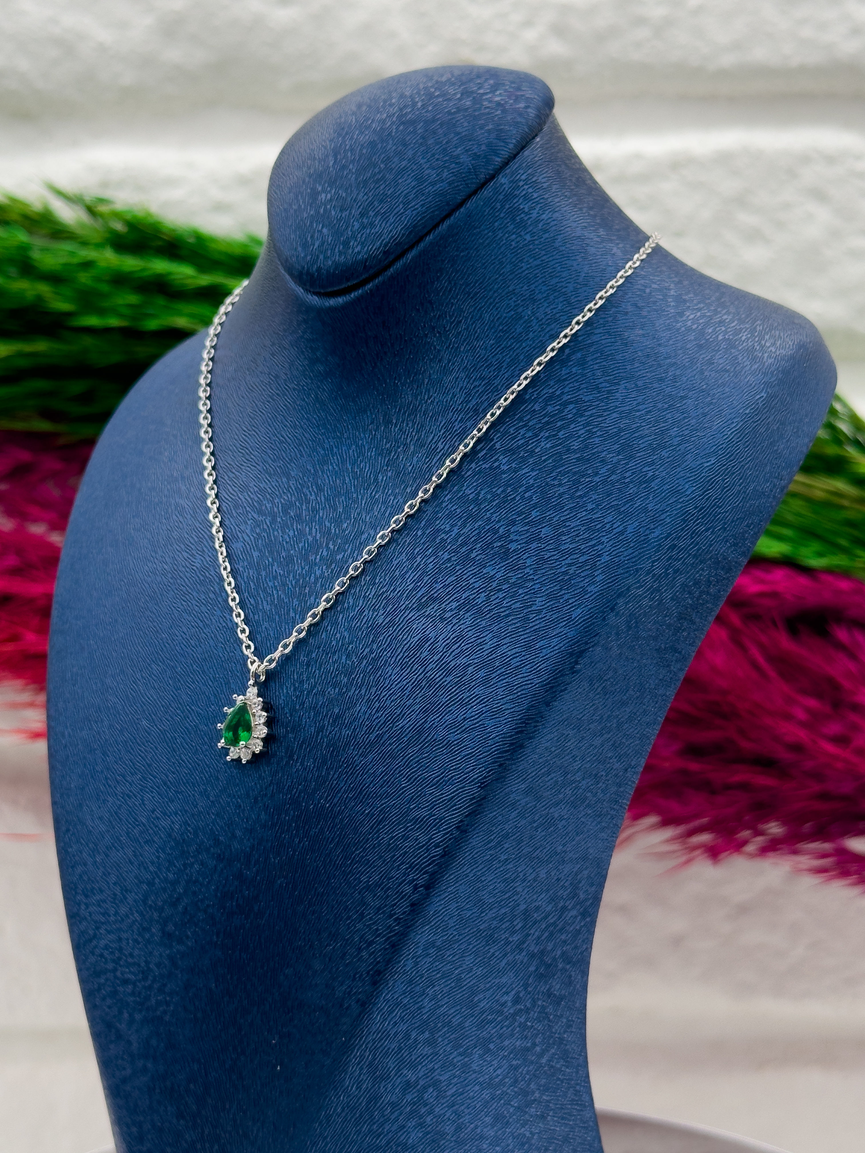 925 Ayar Gümüş Damla Zümrüt Taşlı Popüler Kadın Kolye