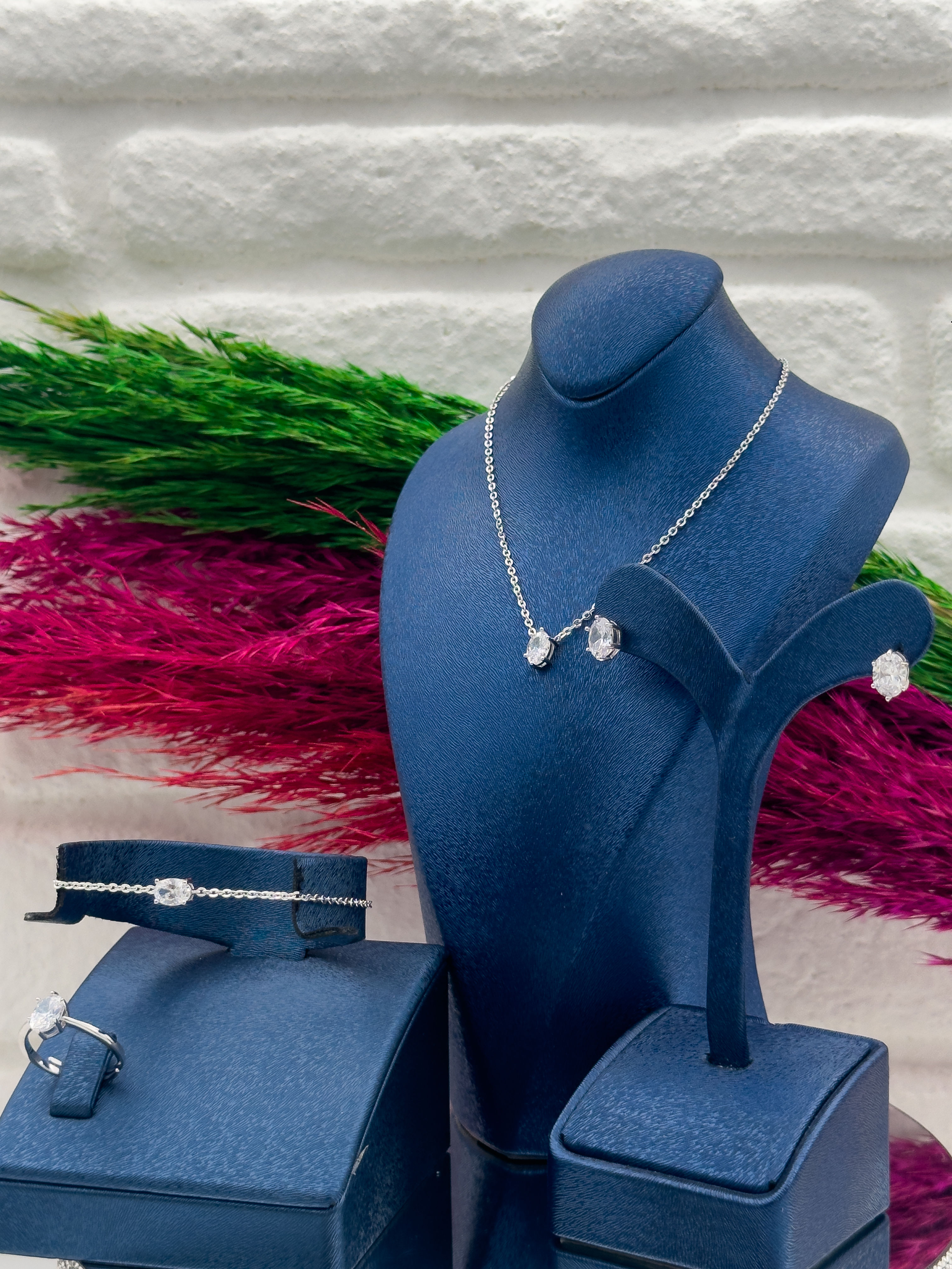 925 Ayar Gümüş Zirkon Taşlı Oval Model 4’lü Popüler Kadın Takı Seti