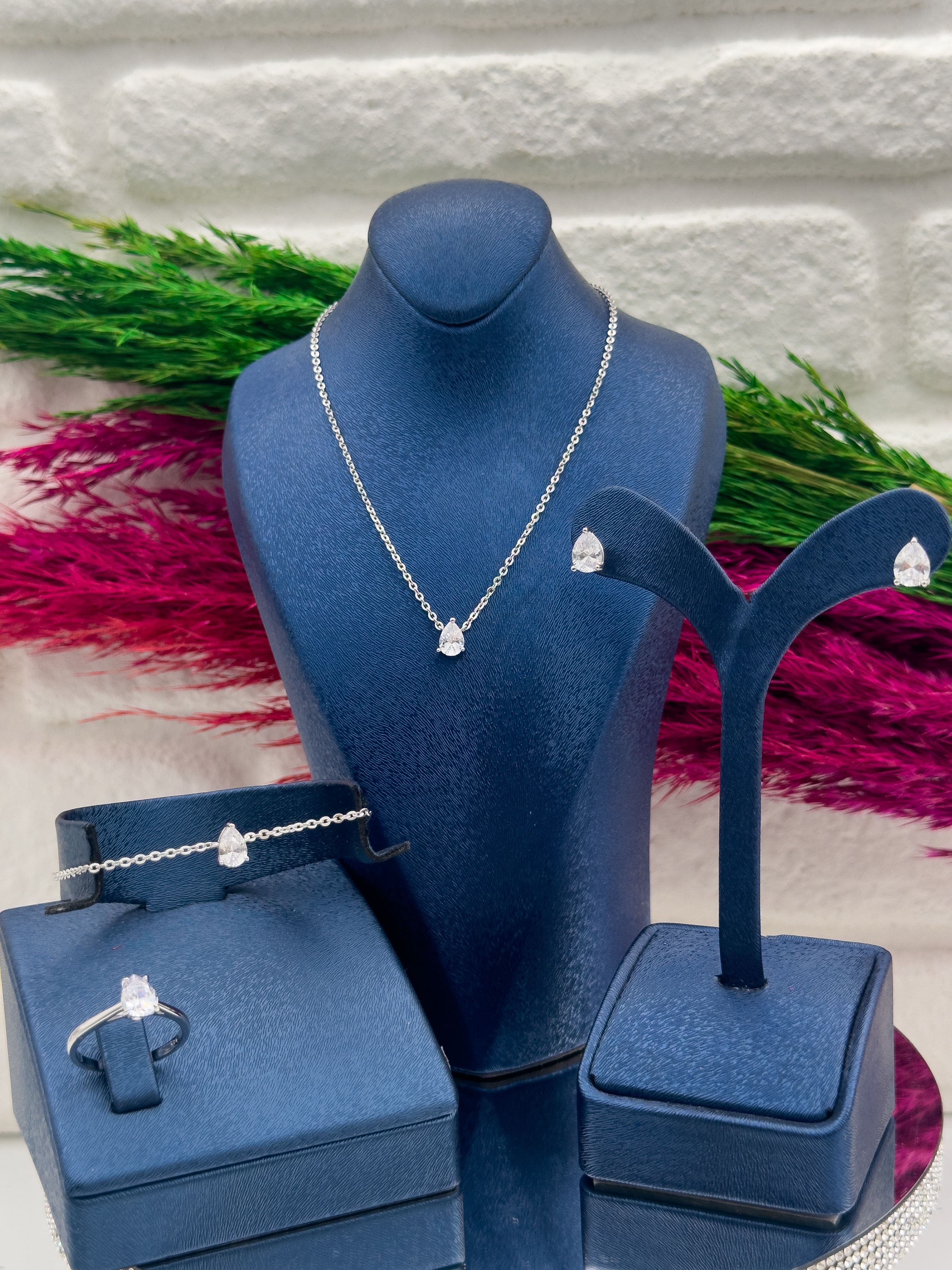 925 Ayar Gümüş Özel Tasarım 4’lü Damla Modeli Lüks Kadın Takı Seti