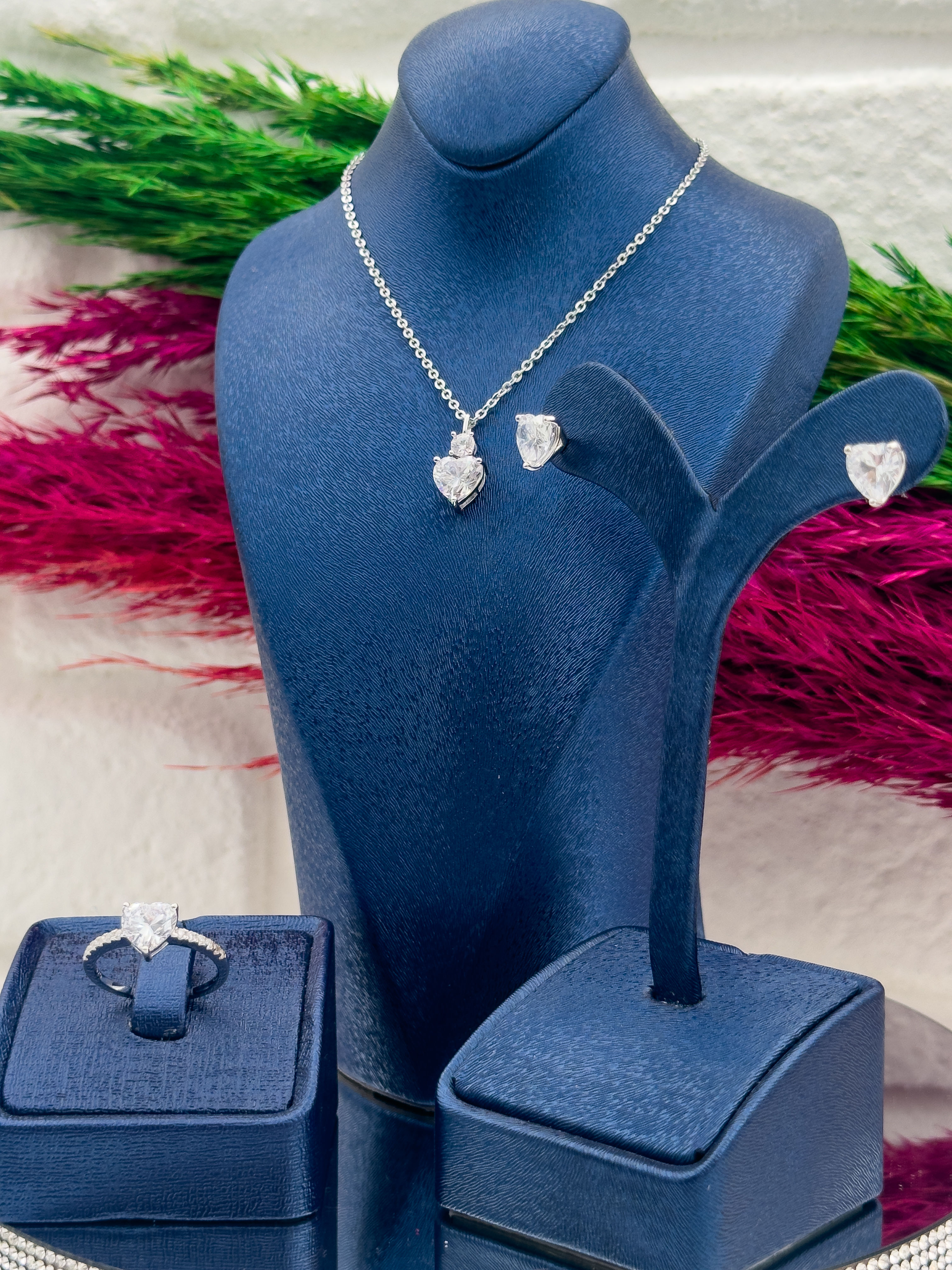 925 Ayar Gümüş Kalpli Zirkon Taşlı 3’lü Zarif Kadın Takı Seti