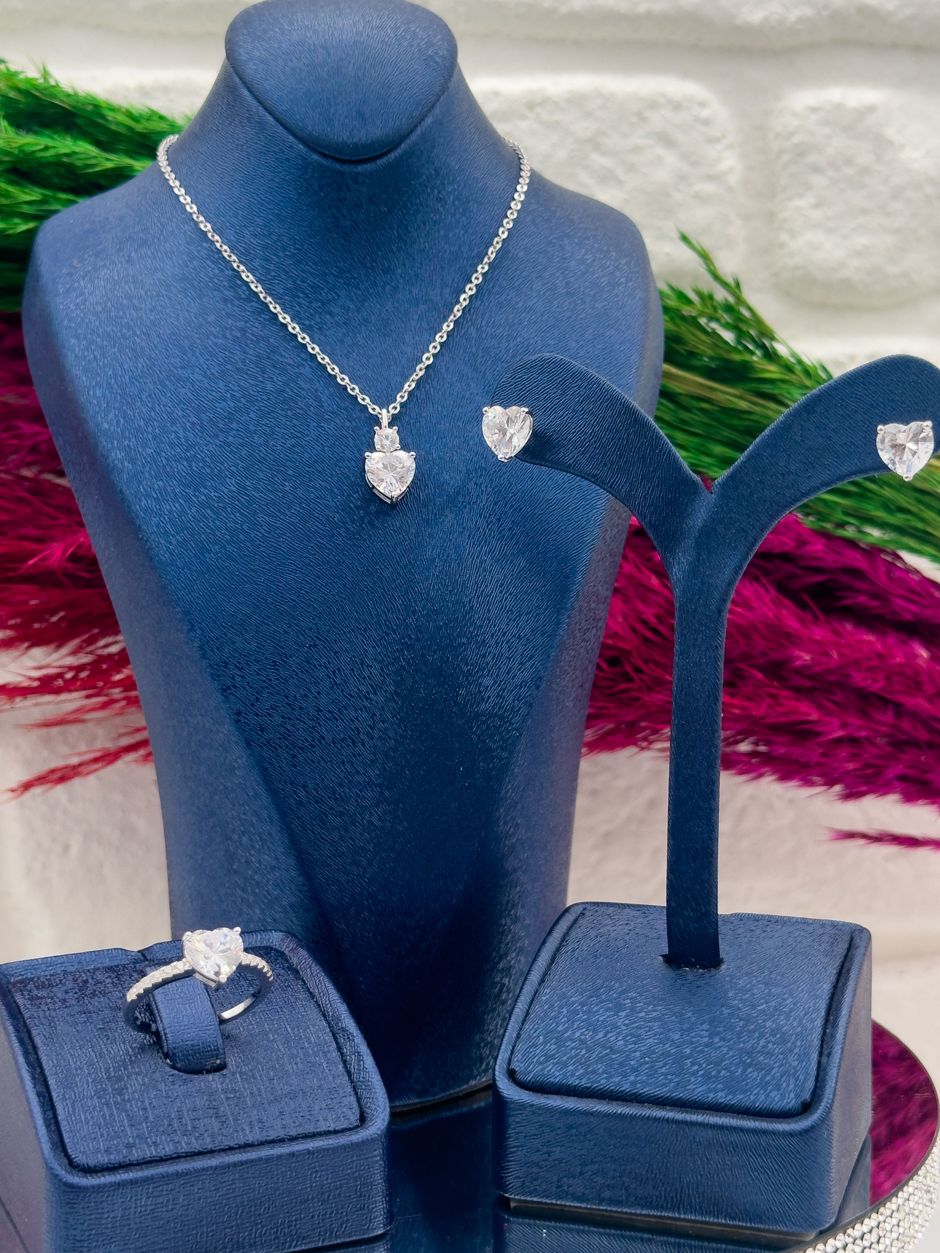 925 Ayar Gümüş Kalpli Zirkon Taşlı 3’lü Zarif Kadın Takı Seti