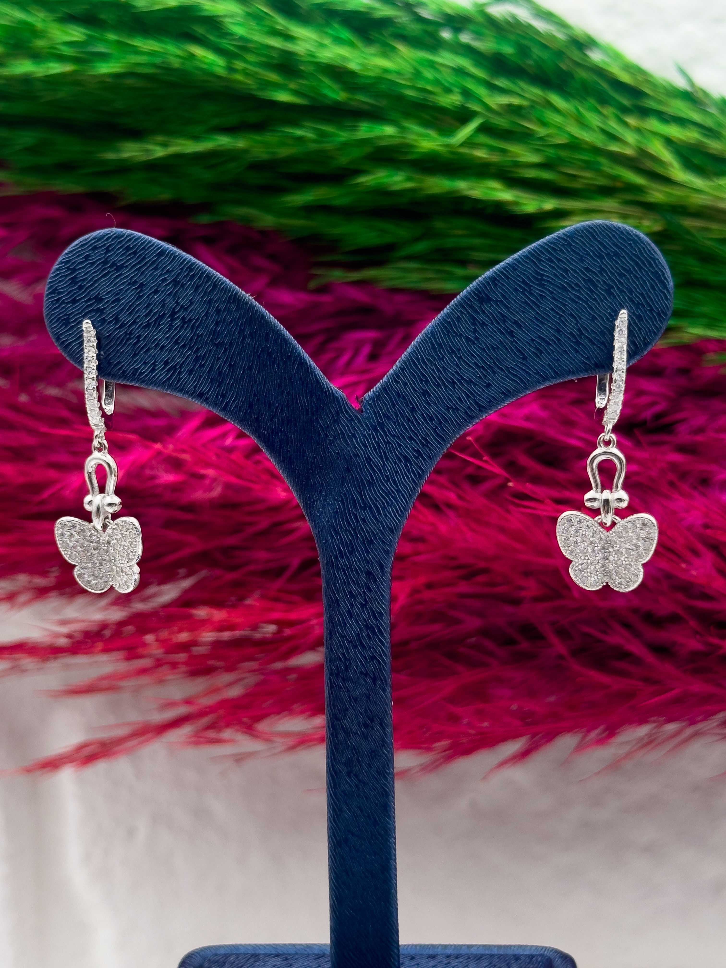 925 Ayar Gümüş Sallantılı Özel Tasarım Kelebek Modeli Trend Kadın Küpe