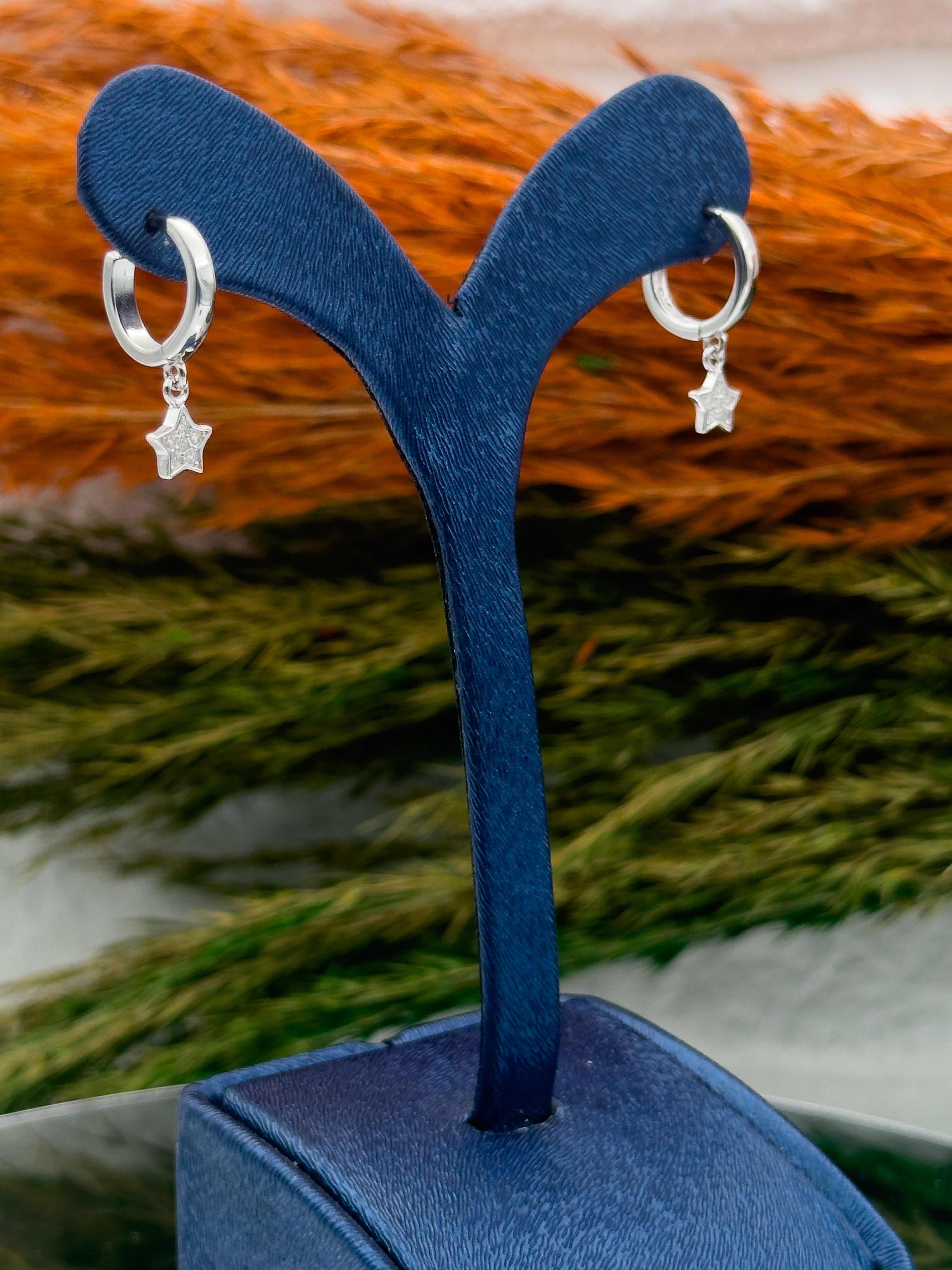 925 Ayar Gümüş Zirkon Taşlı Sallantılı Yıldız Modeli Trend Kadın Küpe