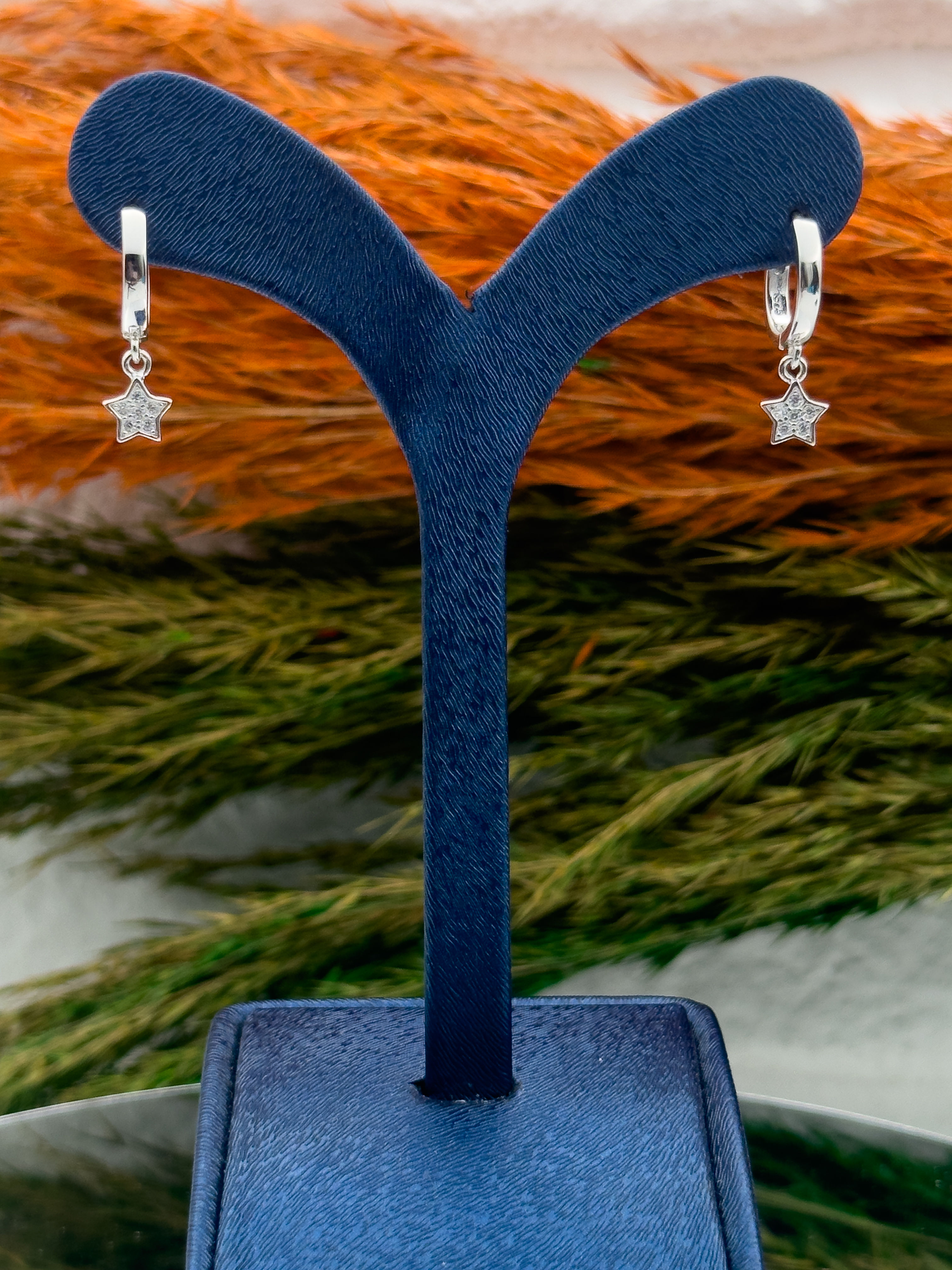 925 Ayar Gümüş Zirkon Taşlı Sallantılı Yıldız Modeli Trend Kadın Küpe