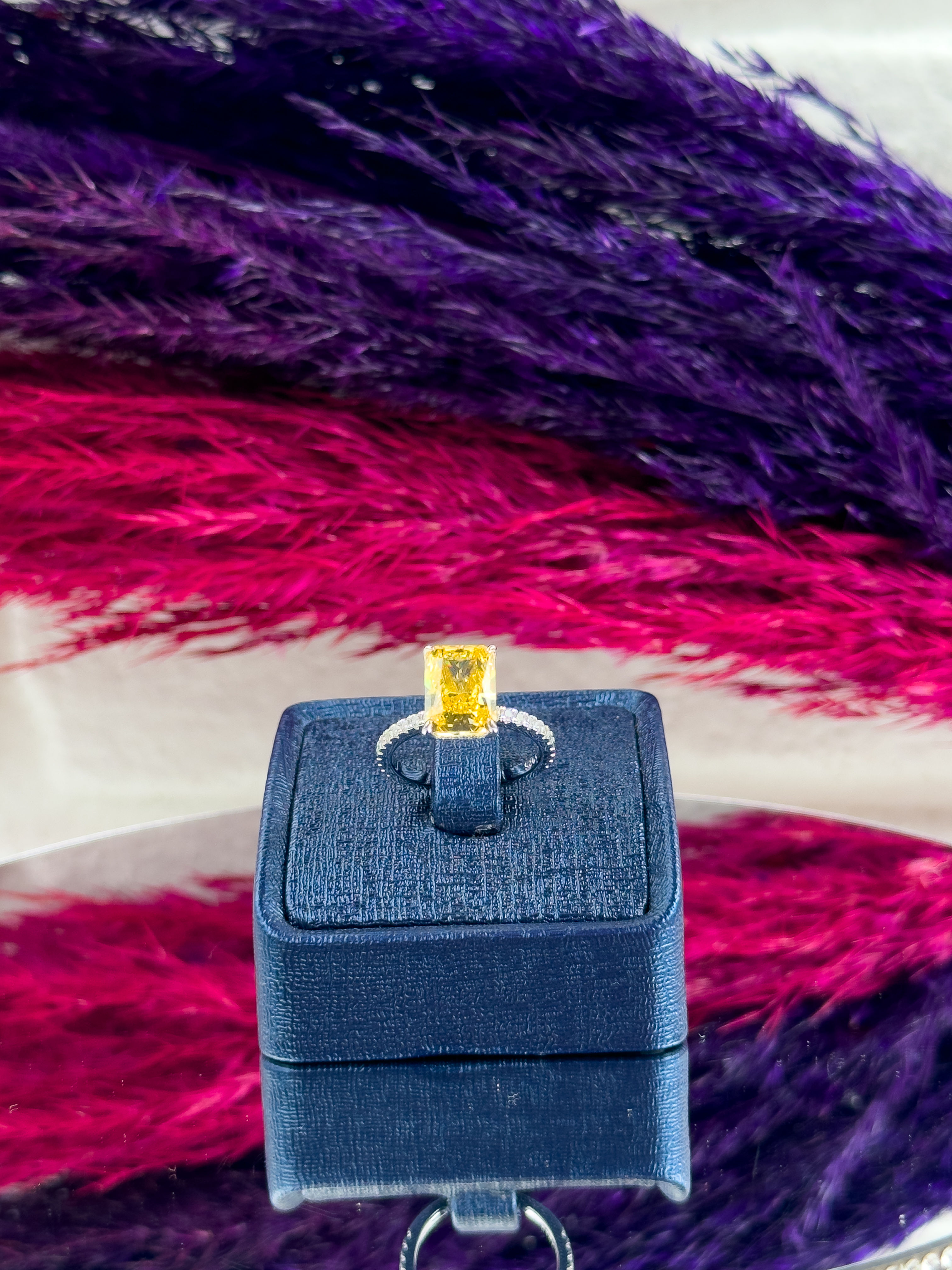 925 Ayar Gümüş Strin Taşlı Baget Pırlanta Montürlü Zarif Kadın Yüzük