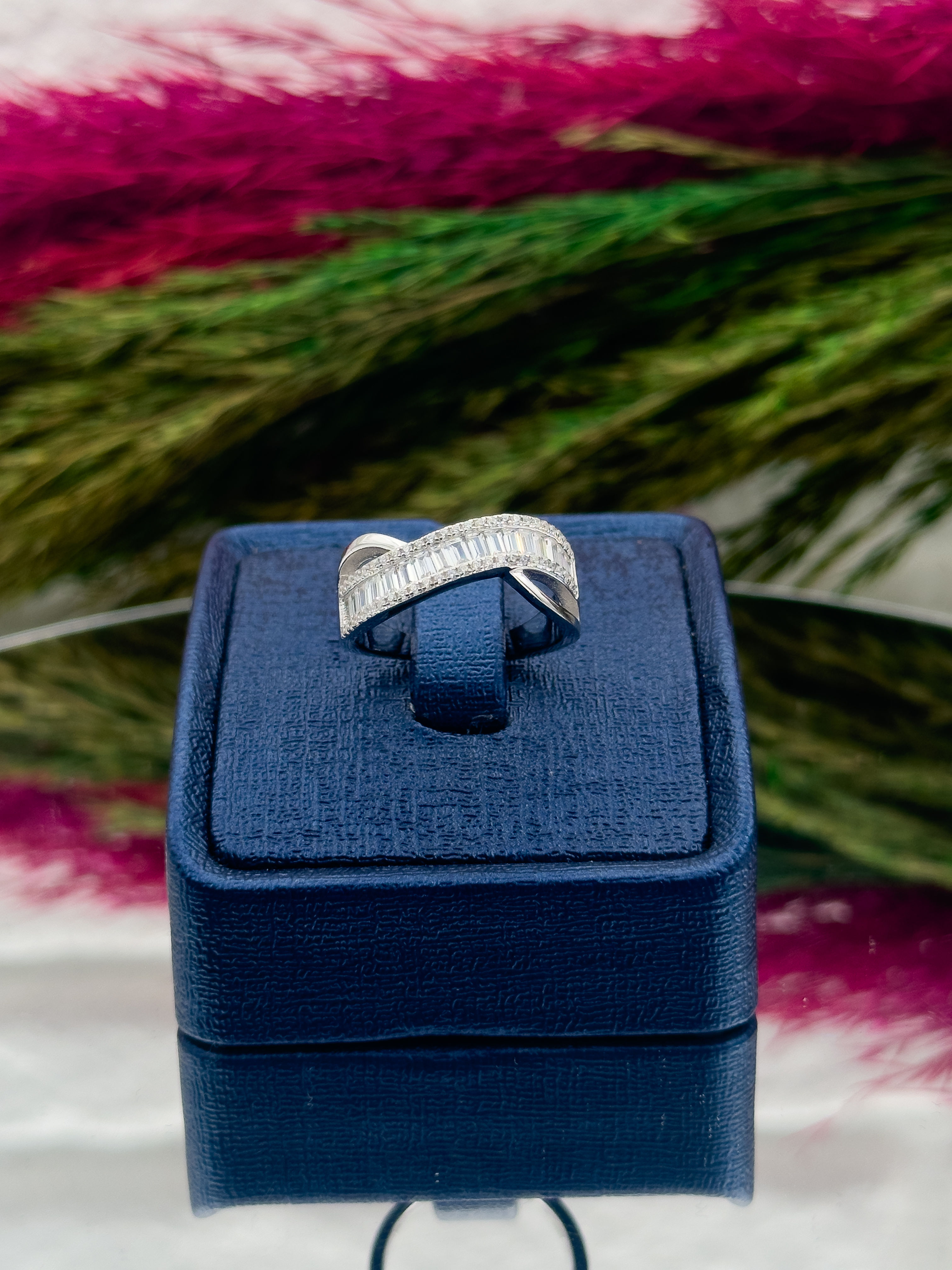 925 Ayar Gümüş Baget Taşlı Sarmal Model Zarif Kadın Yüzük