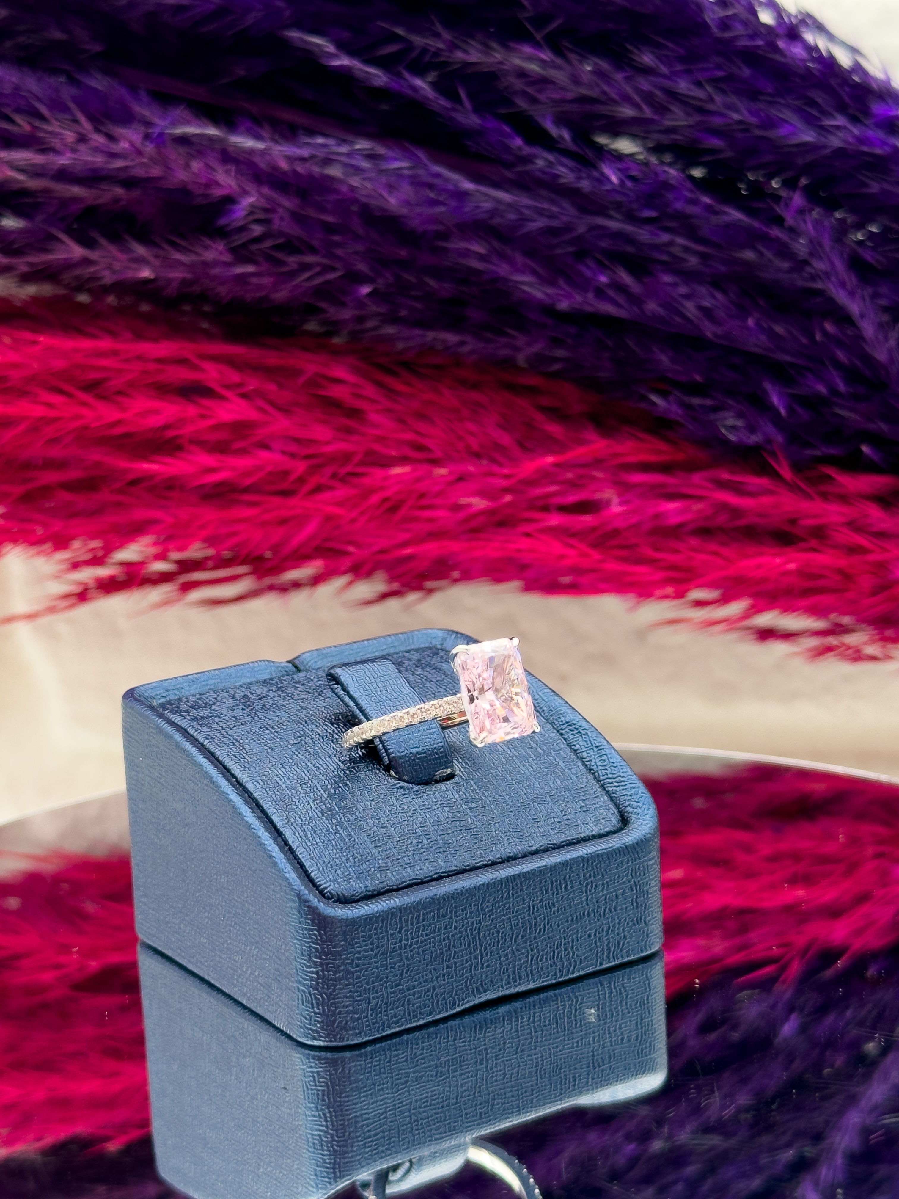 925 Ayar Gümüş Baget Pembe Kuvars Taşlı Pırlanta Montürlü Trend Kadın Yüzük