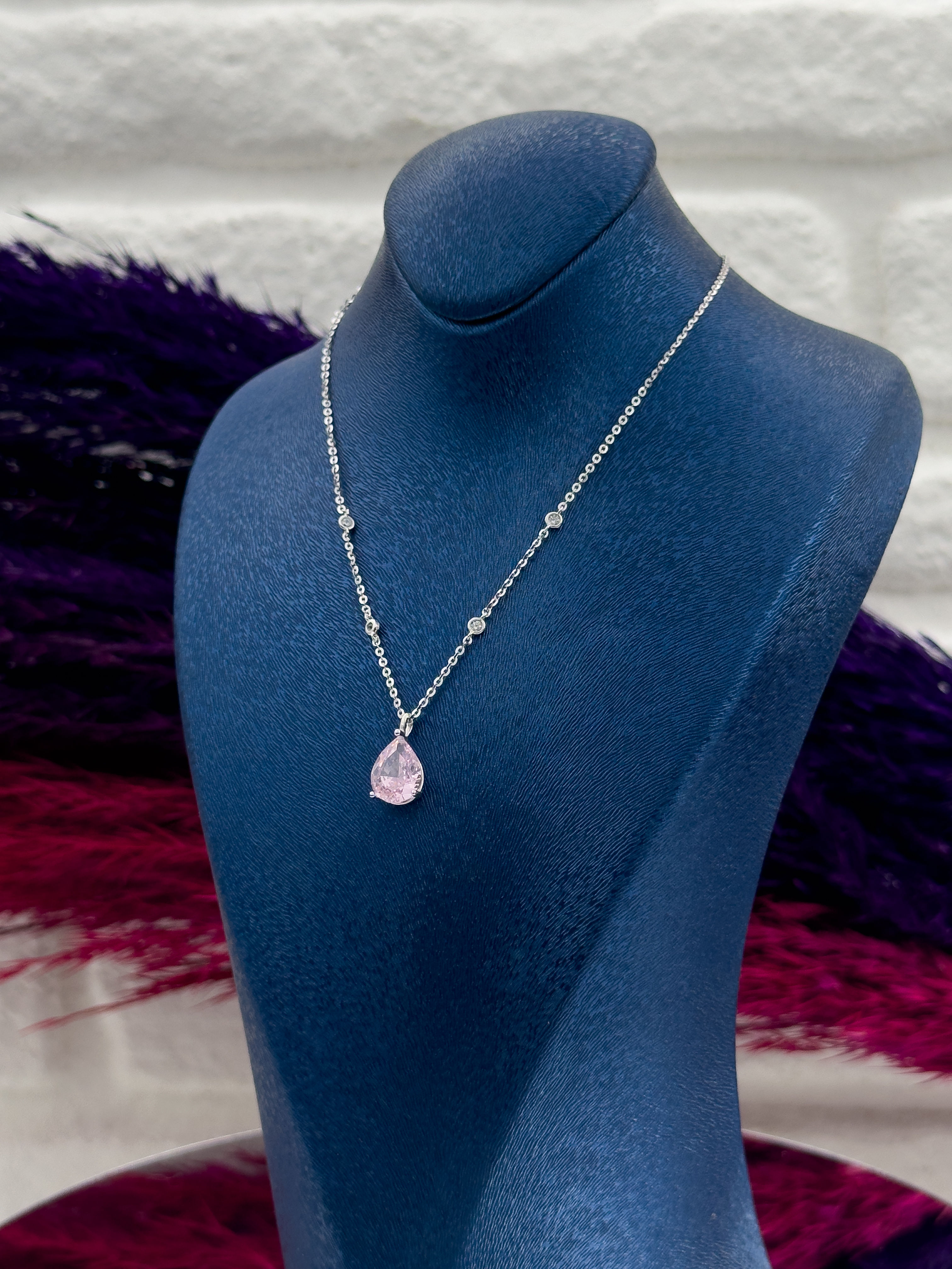 925 Ayar Gümüş Mosanite Taşlı Pırlanta Montürlü Trend Kadın Yüzük