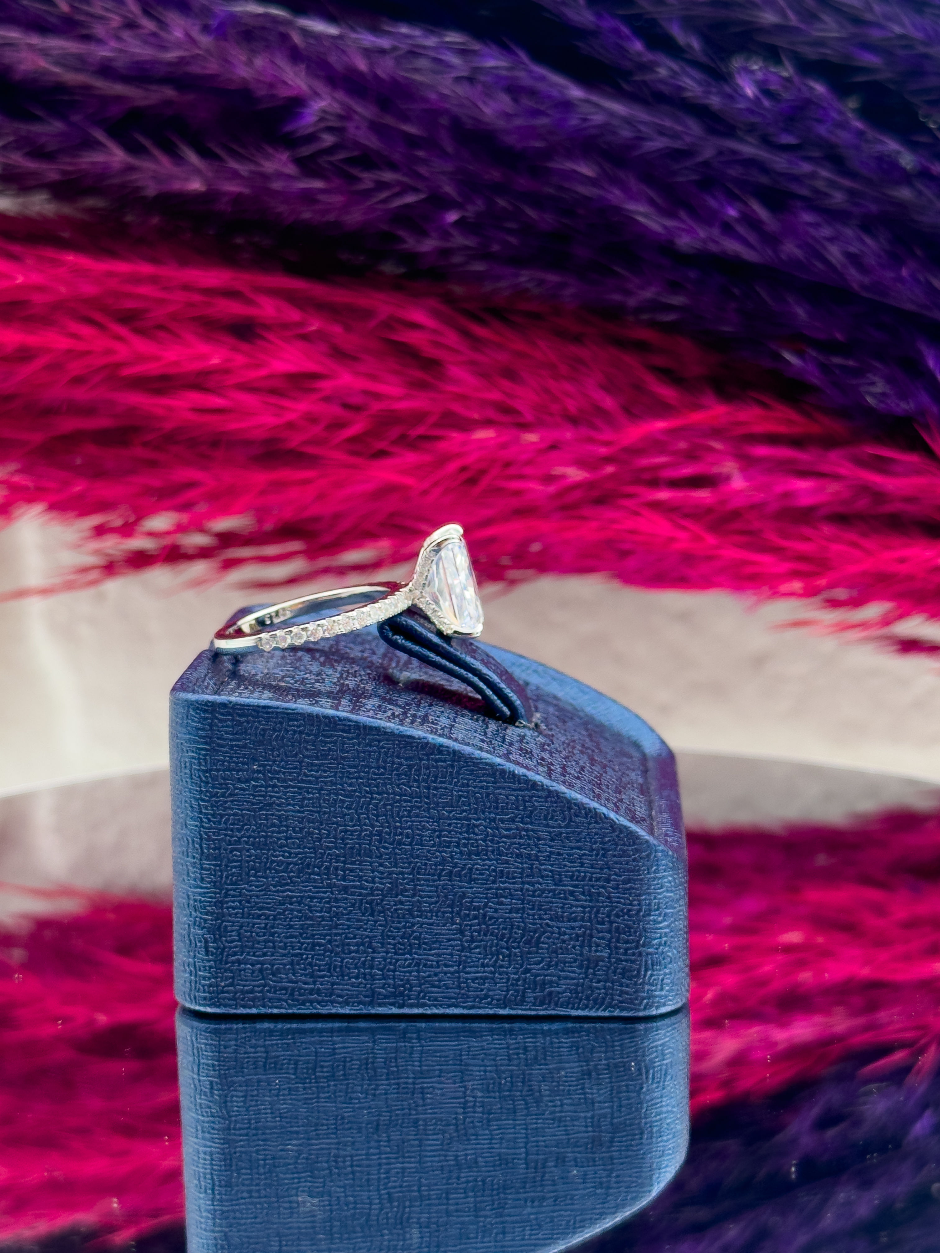 925 Ayar Gümüş Mosanite Taşlı Baget Model Zarif Kadın Yüzük