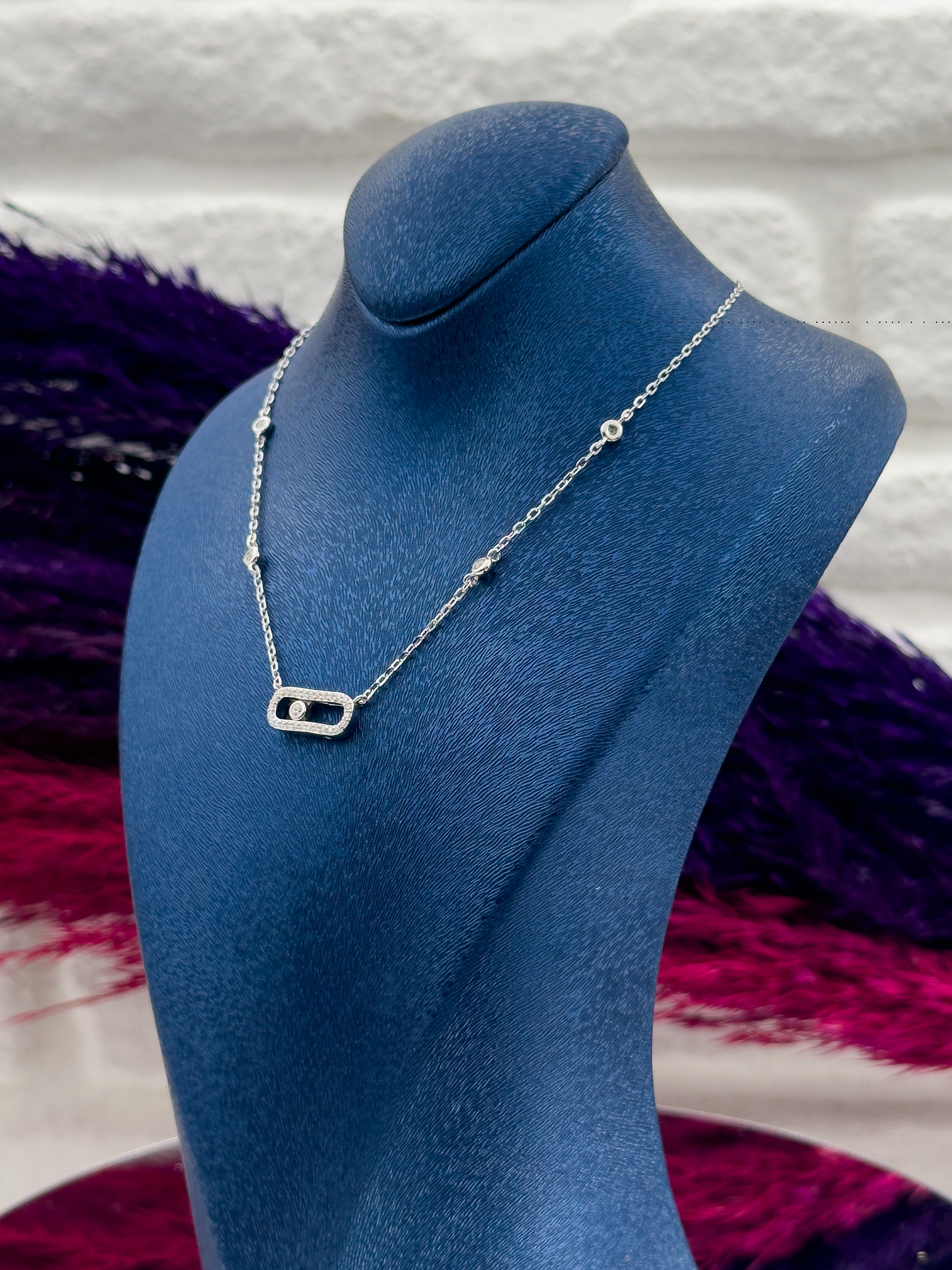 925 Ayar Gümüş Özel Tasarım Su Yolu Modeli Zarif Kadın Kolye