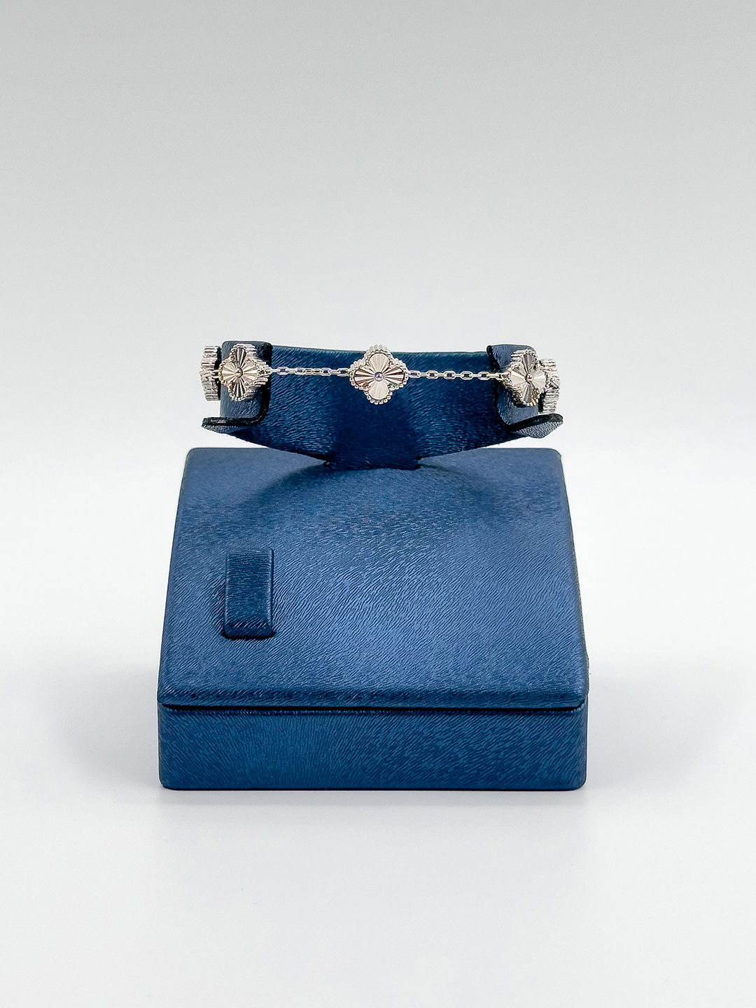 5'li Taşsız Yonca Kadın Gümüş Bileklik