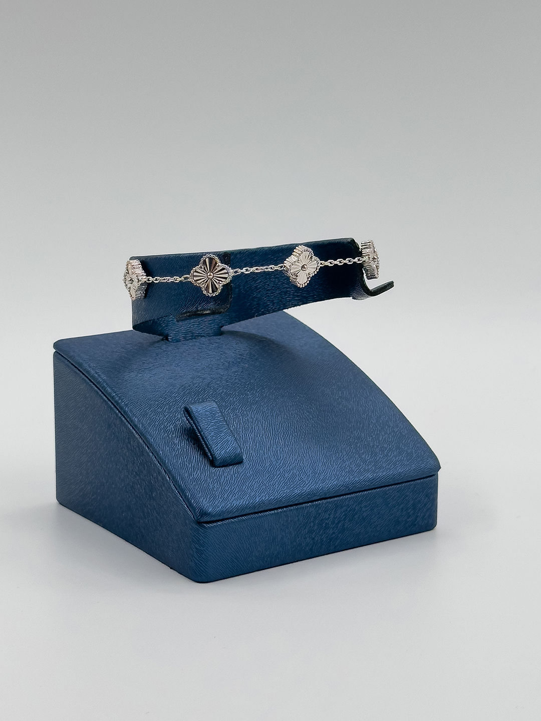 5'li Taşsız Yonca Kadın Gümüş Bileklik