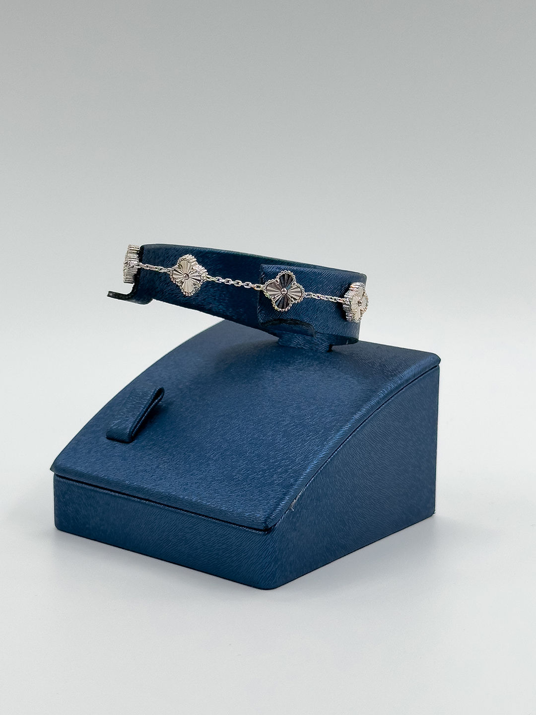 5'li Taşsız Yonca Kadın Gümüş Bileklik