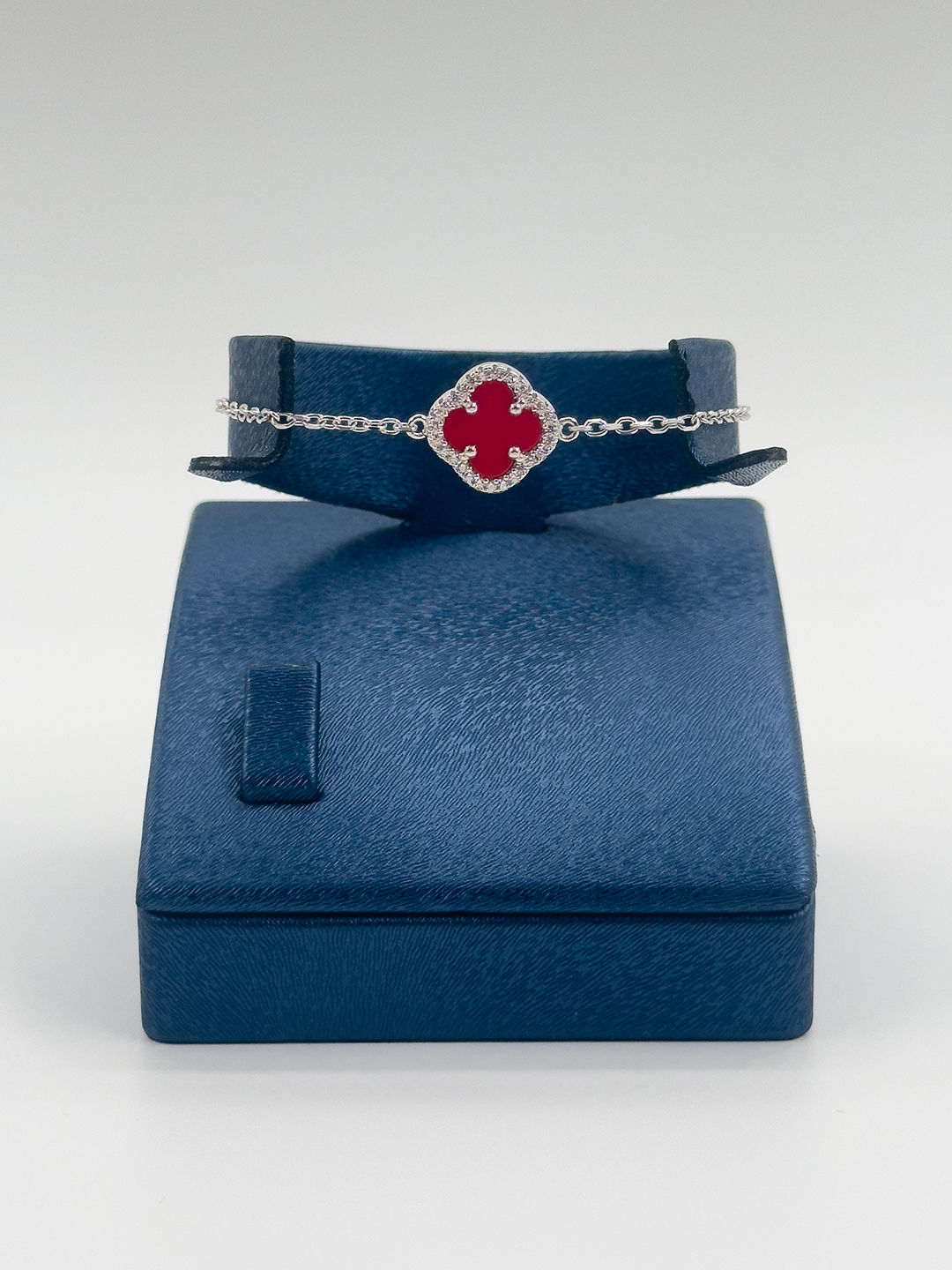 Tekli Yonca Spor Kadın Gümüş Bileklik