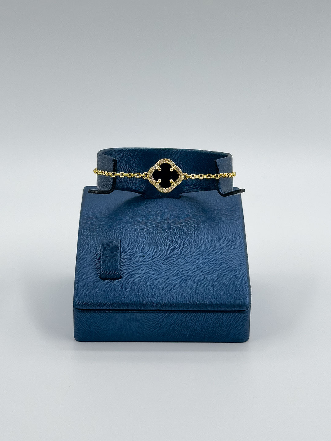 Gold Renk Onix Taşlı Yonca Kadın Gümüş Bileklik