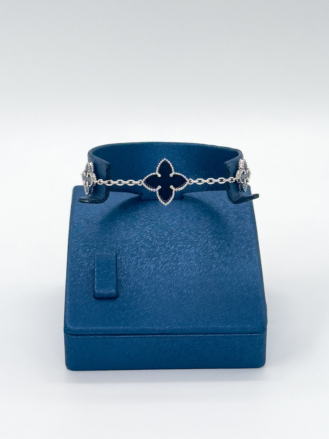 Onix Taşlı Yonca Kadın Gümüş Bileklik