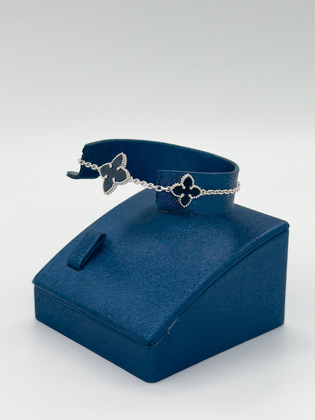 Onix Taşlı Yonca Kadın Gümüş Bileklik