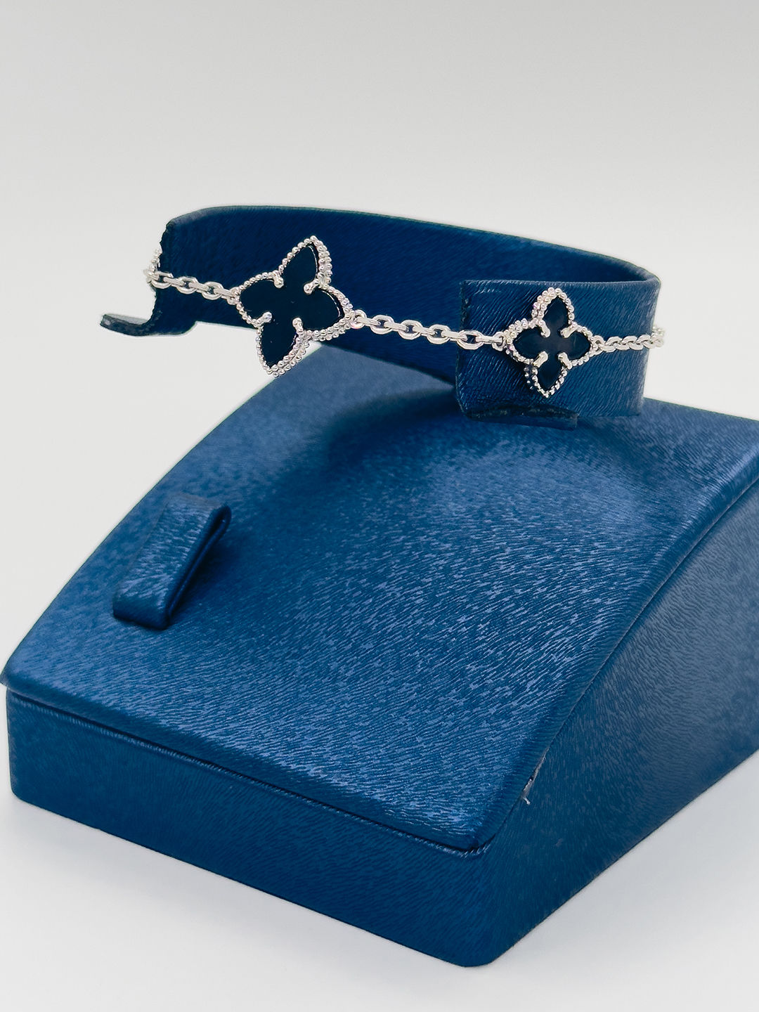 Onix Taşlı Yonca Kadın Gümüş Bileklik