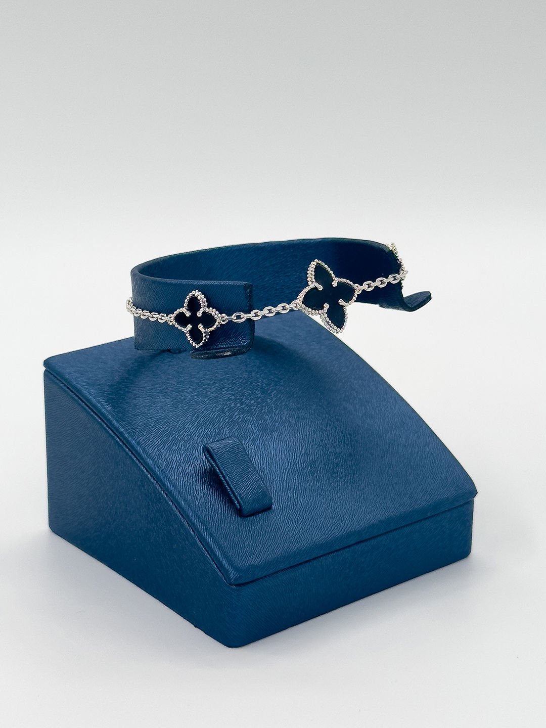 Onix Taşlı Yonca Kadın Gümüş Bileklik