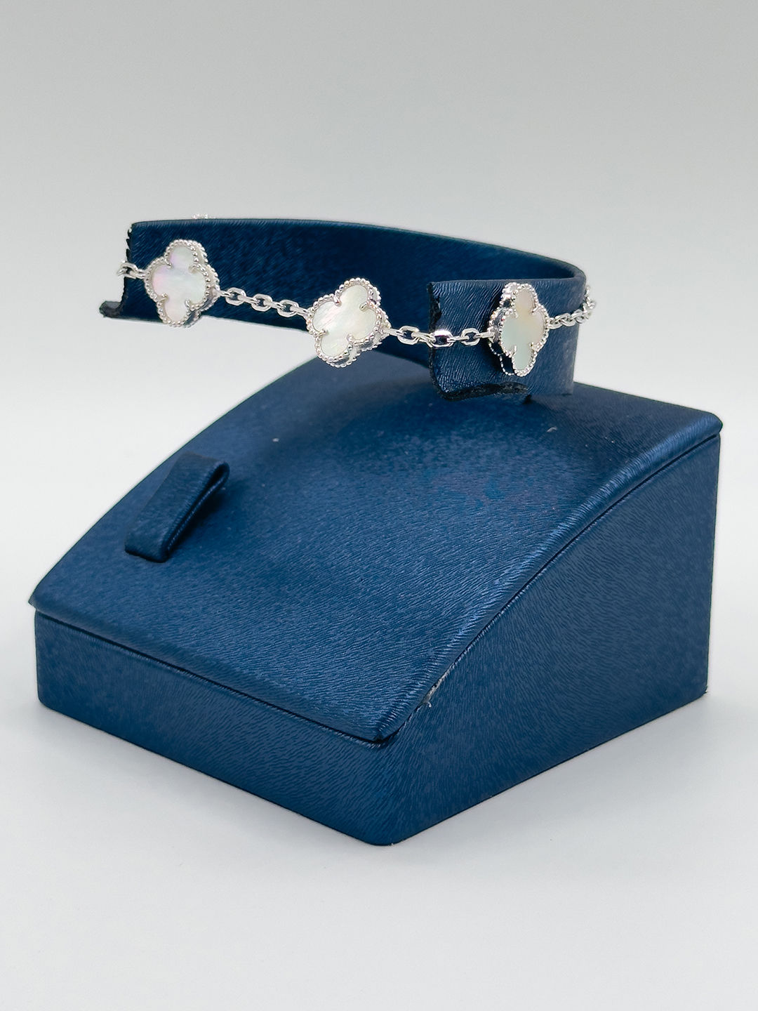 4'lü Sedef Taşlı Yonca Kadın Gümüş Bileklik