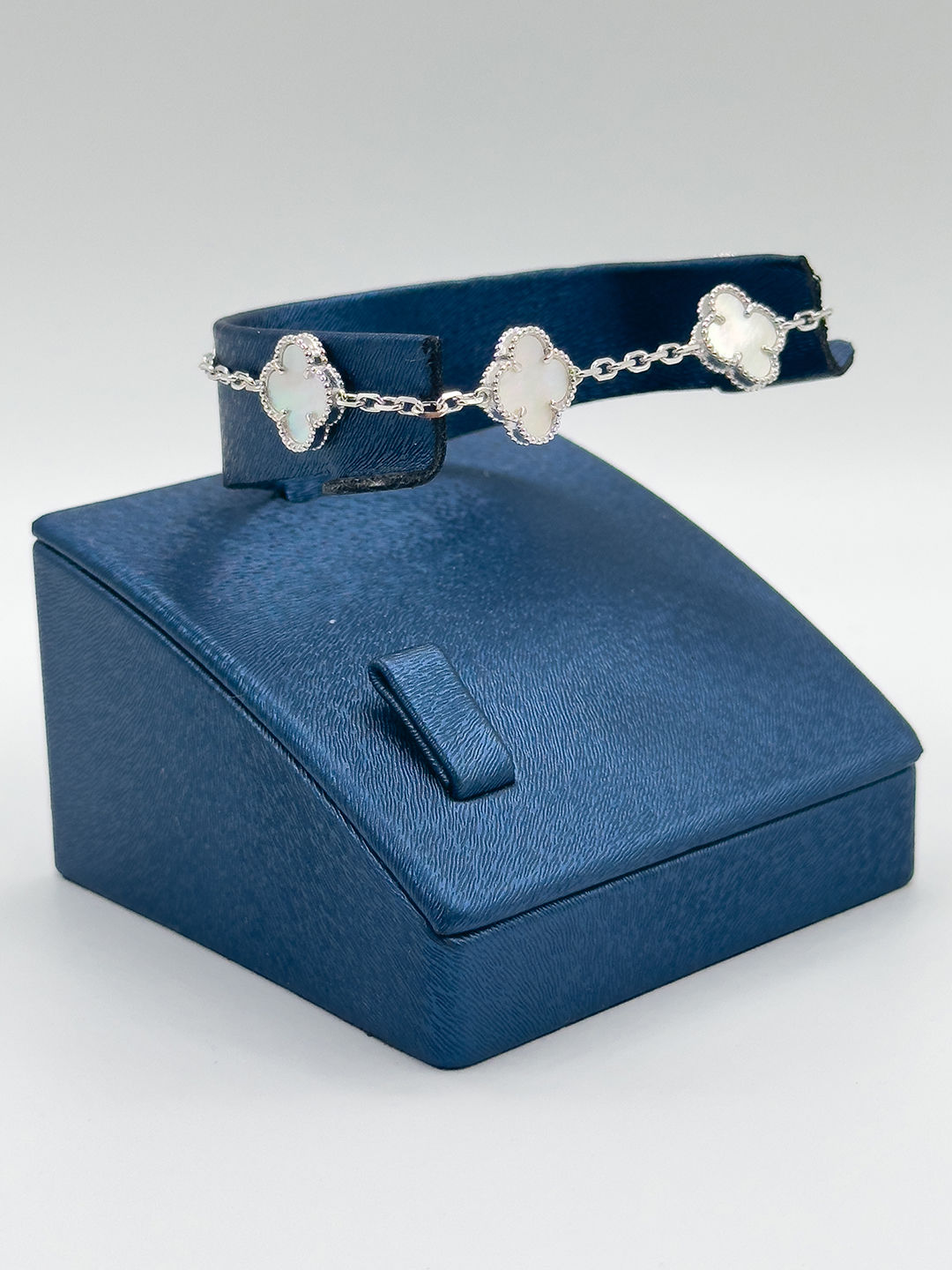 4'lü Sedef Taşlı Yonca Kadın Gümüş Bileklik