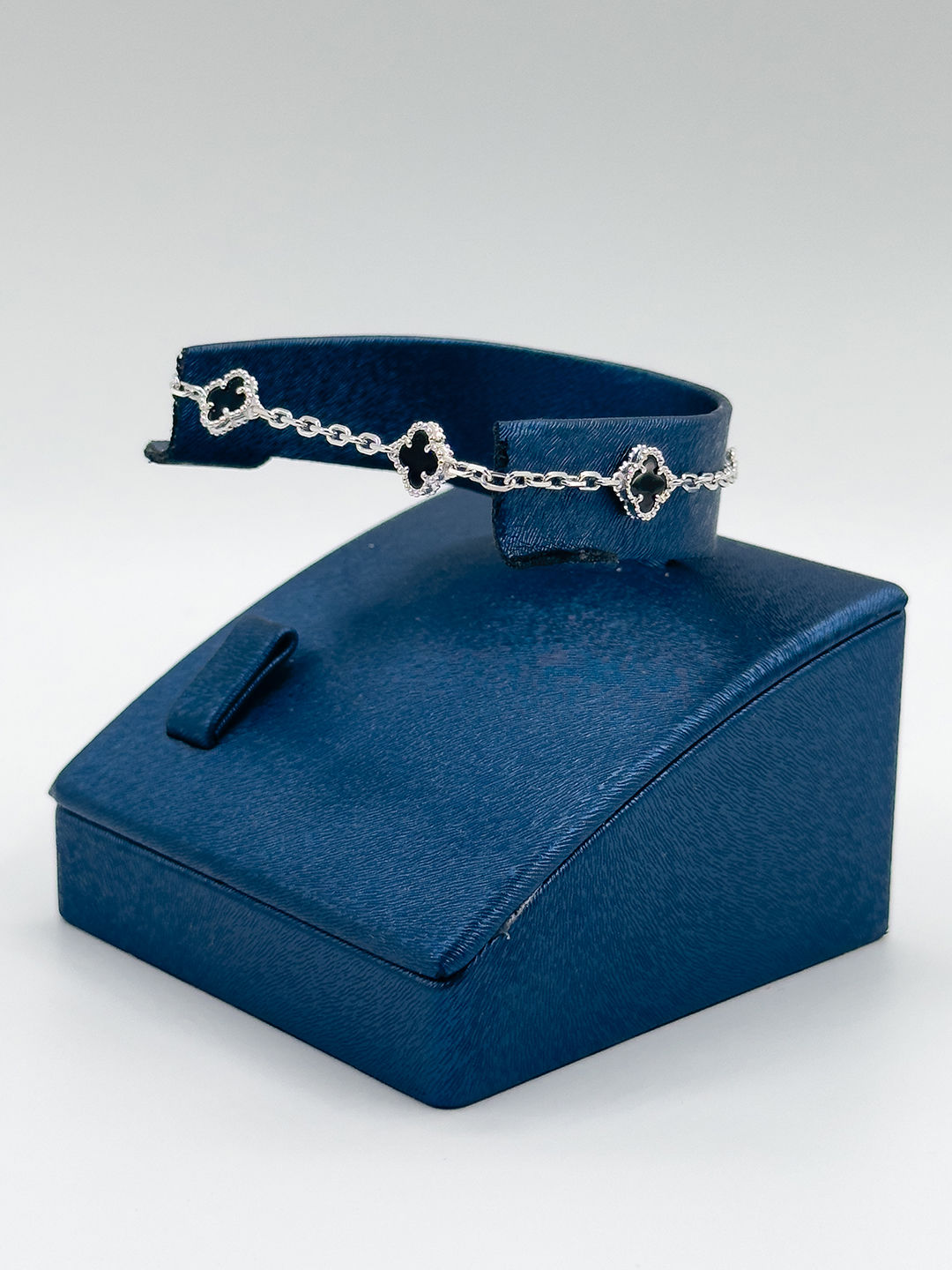 4'lü Onix Taşlı Yonca Kadın Gümüş Bileklik