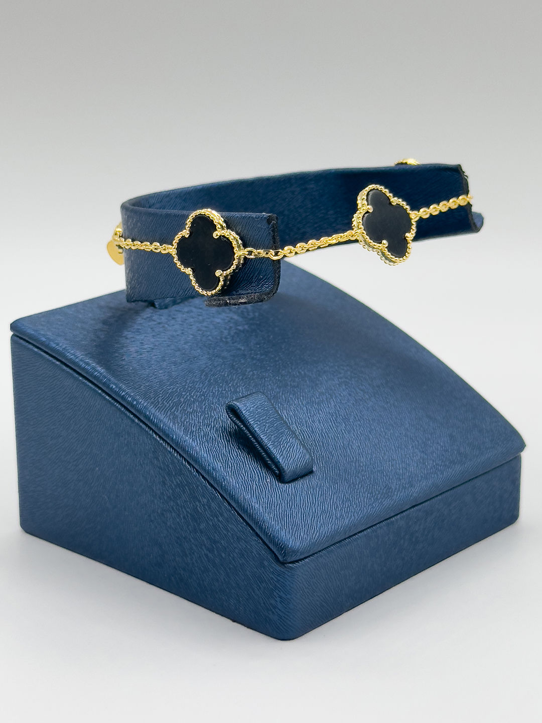 Gold Renk 3'lü Onix Taşlı Kadın Gümüş Bileklik