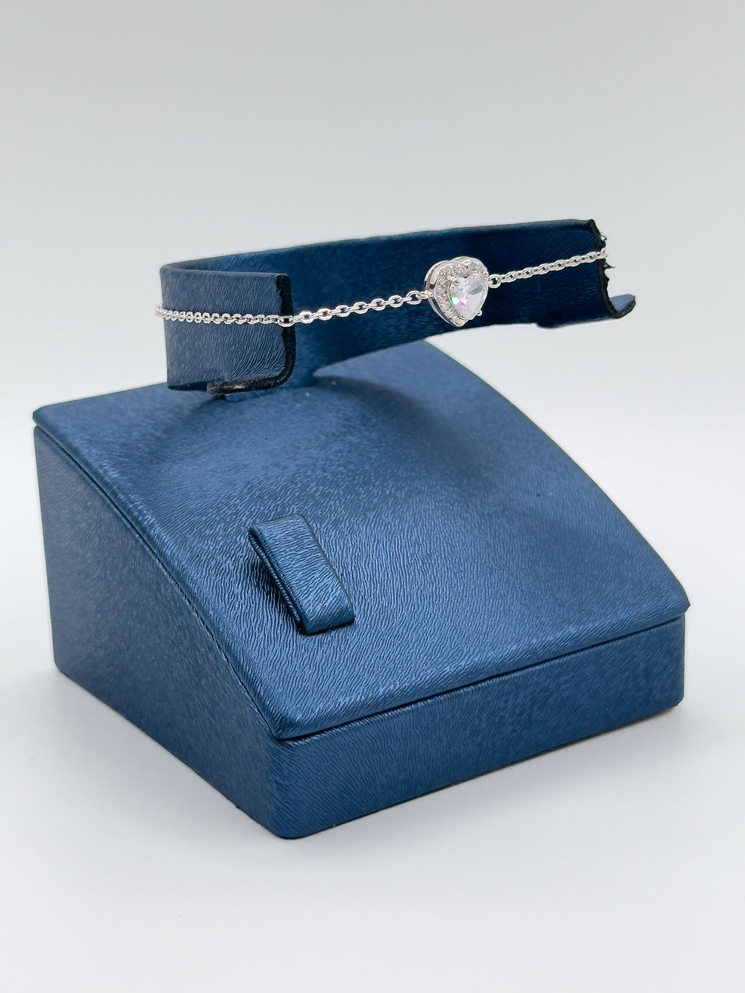 Zarif Kalpli Model Kadın Gümüş Bileklik