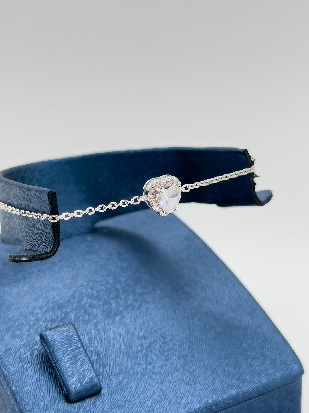 Zarif Kalpli Model Kadın Gümüş Bileklik