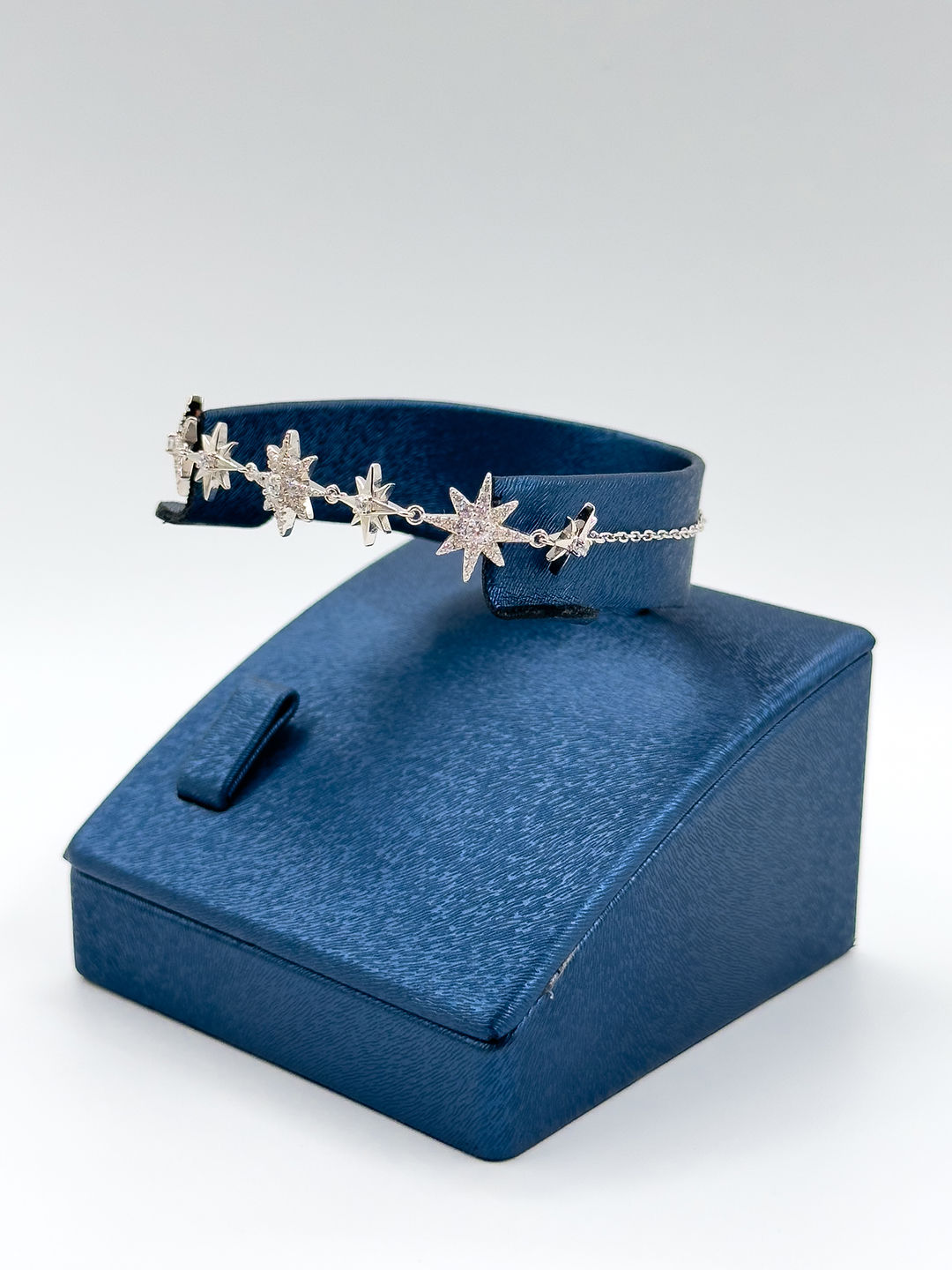 Özel Tasarım Sıralı Kutup Yıldızı Kadın Gümüş Bileklik