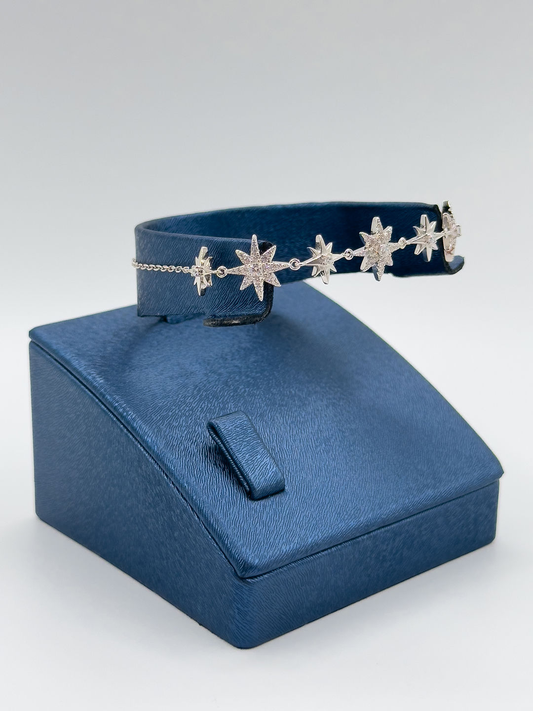 Özel Tasarım Sıralı Kutup Yıldızı Kadın Gümüş Bileklik