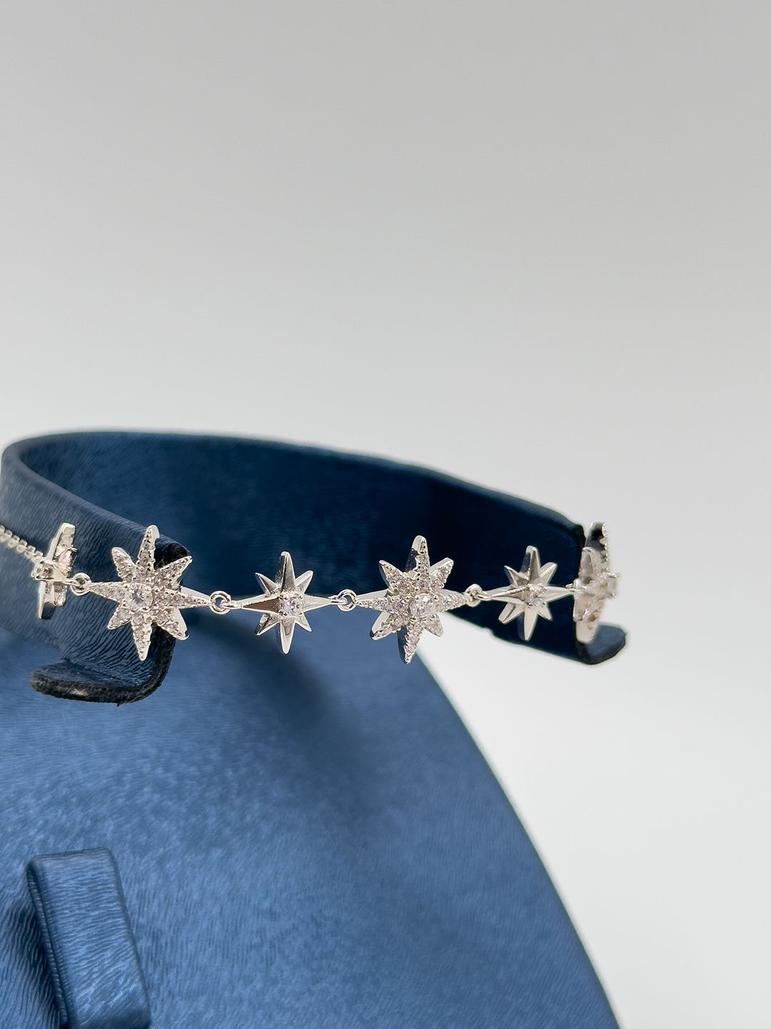 Özel Tasarım Sıralı Kutup Yıldızı Kadın Gümüş Bileklik