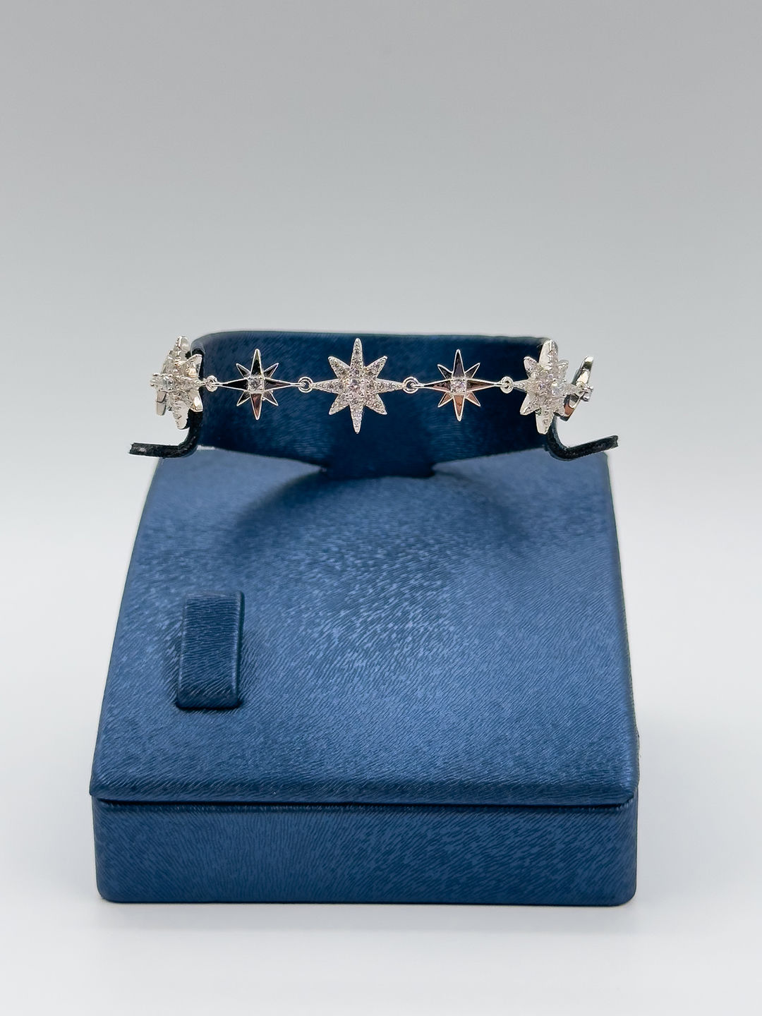 Özel Tasarım Sıralı Kutup Yıldızı Kadın Gümüş Bileklik