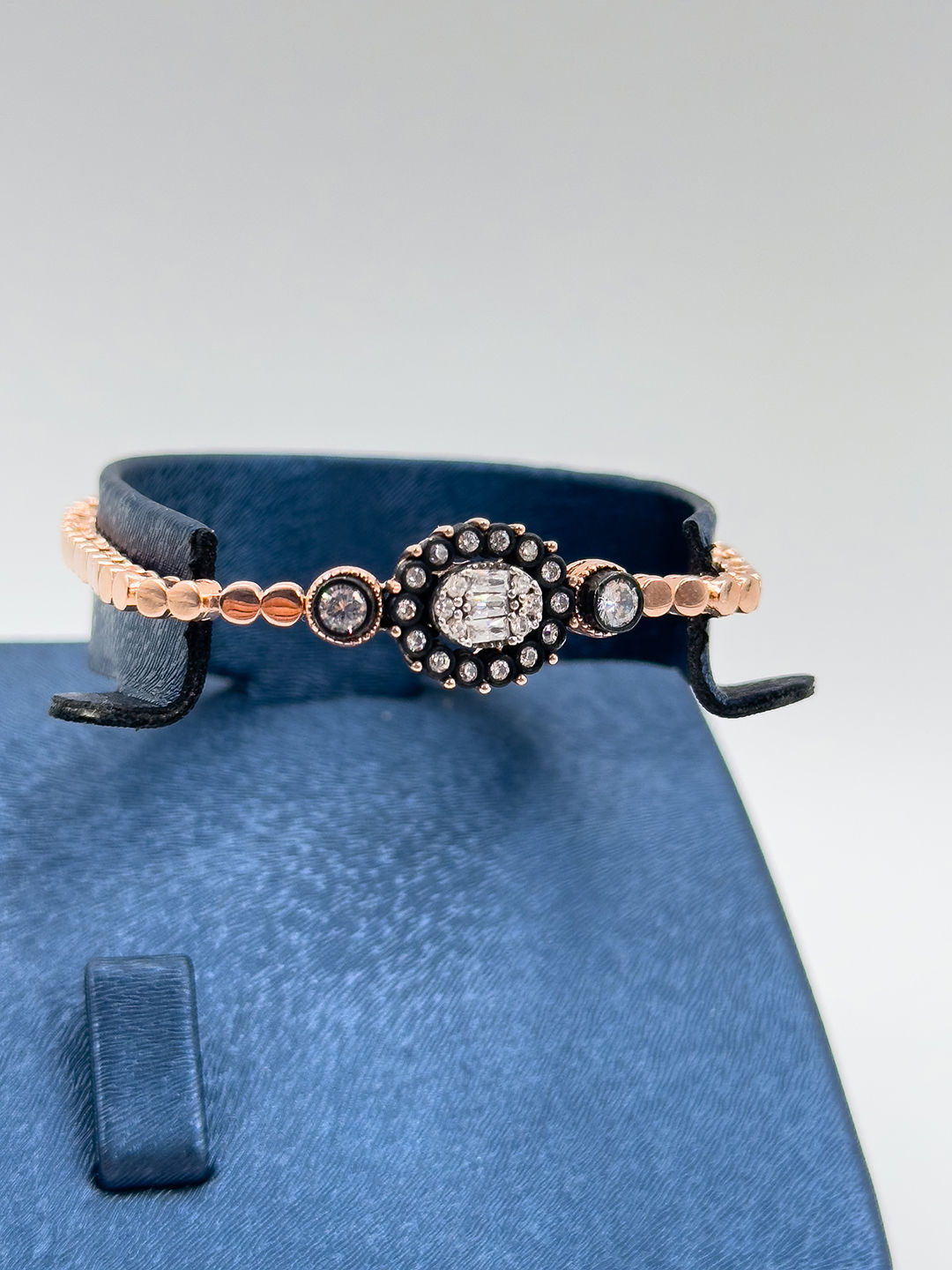 Baget Taşlı Elmas Modeli Kadın Gümüş Bileklik - Baget Bileklik