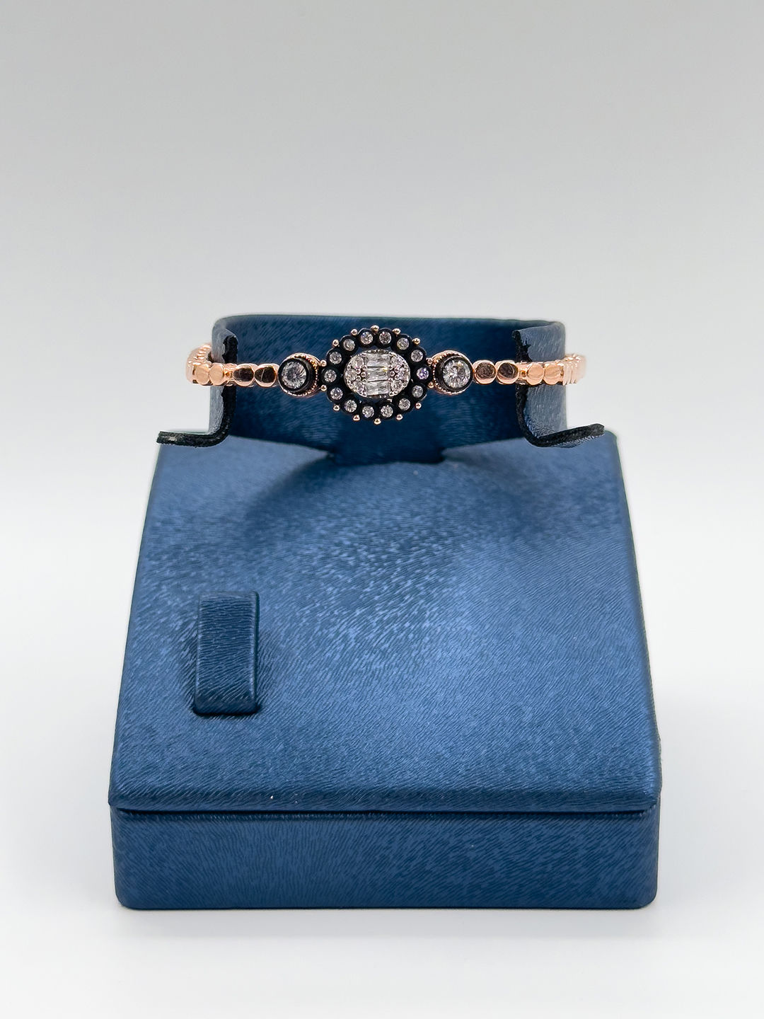 Baget Taşlı Elmas Modeli Kadın Gümüş Bileklik - Baget Bileklik