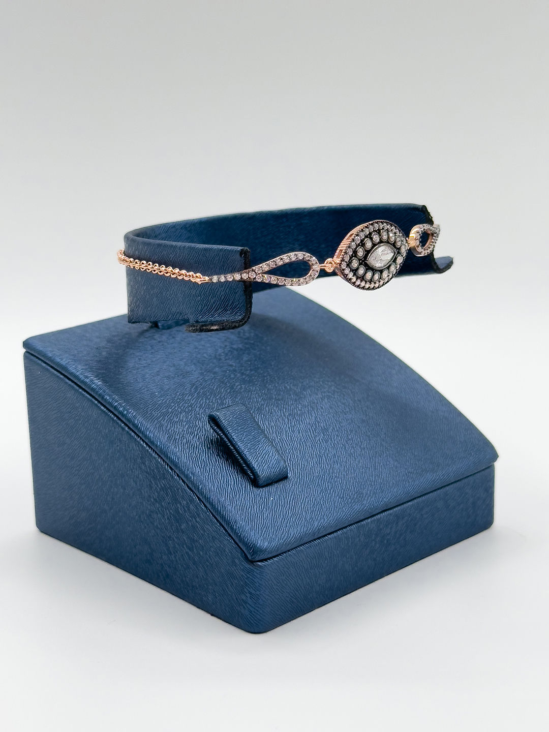 Elmas Modeli Zarif Kadın Gümüş Bileklik